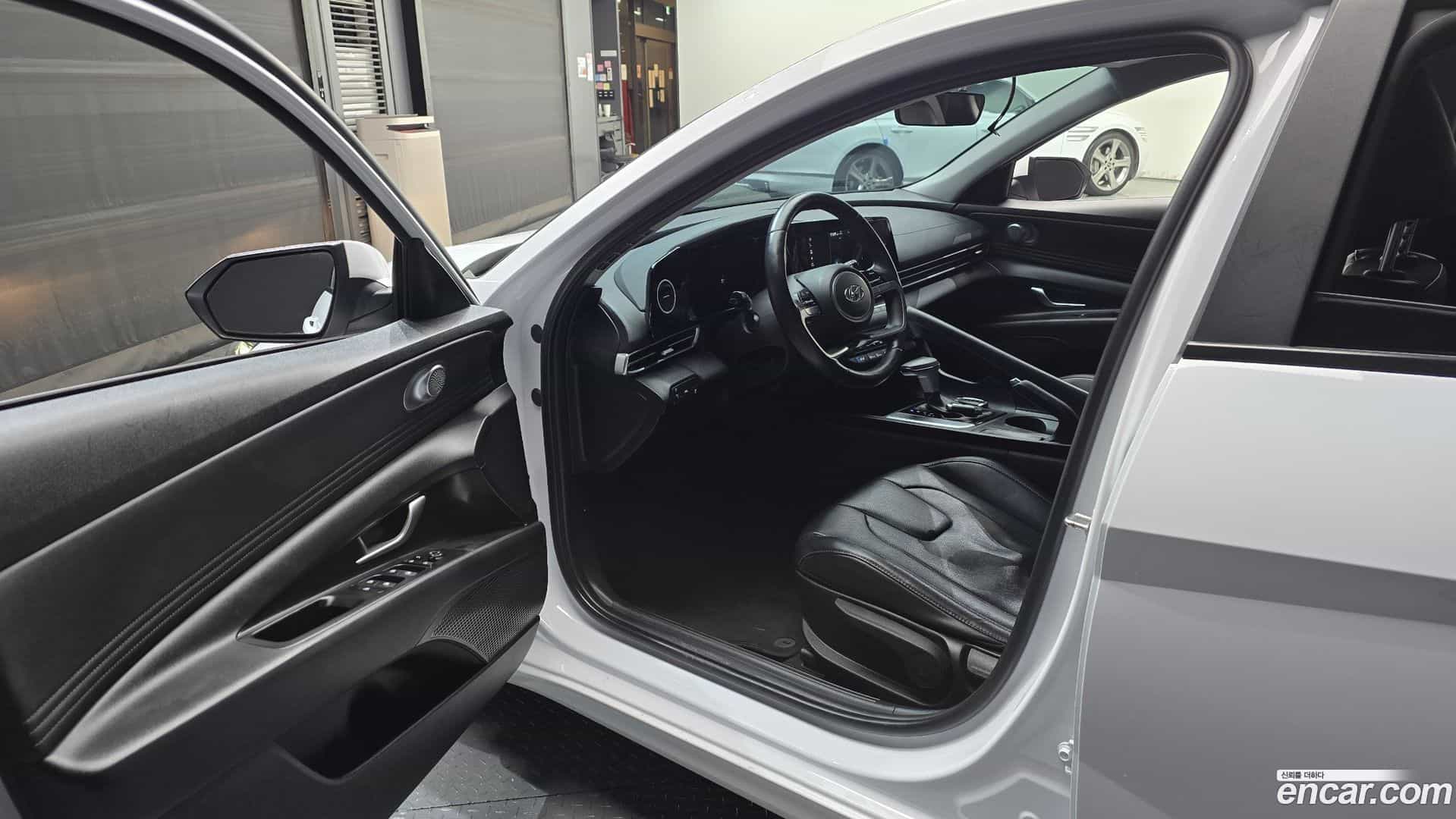 AVANTE Hyundai 2022.0-INNER-010