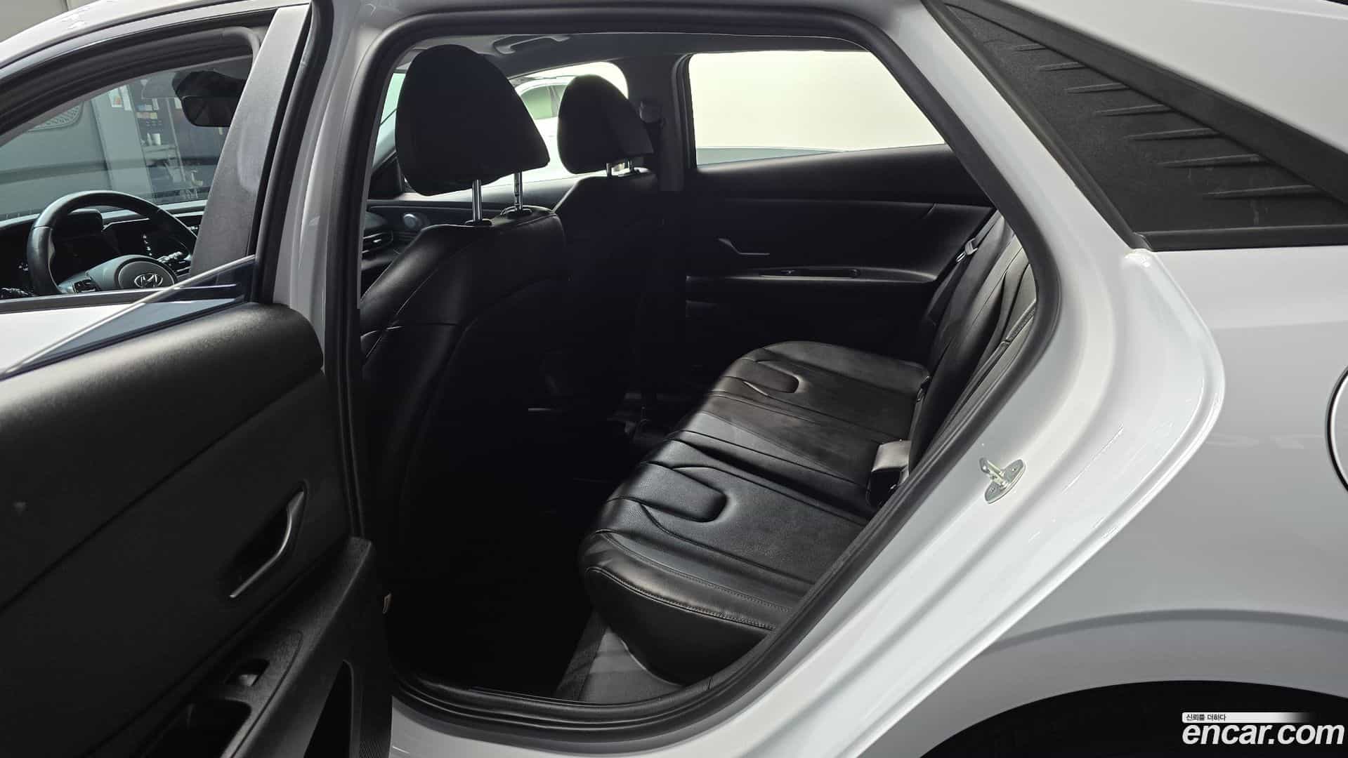 AVANTE Hyundai 2022.0-OPTION-015