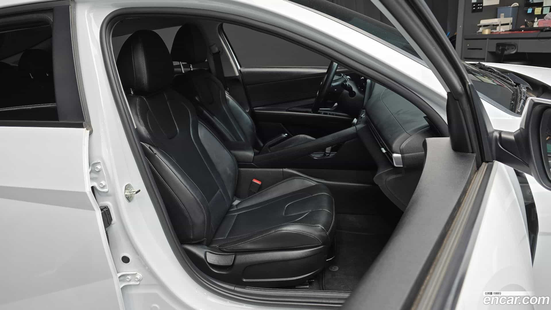 AVANTE Hyundai 2022.0-OPTION-016