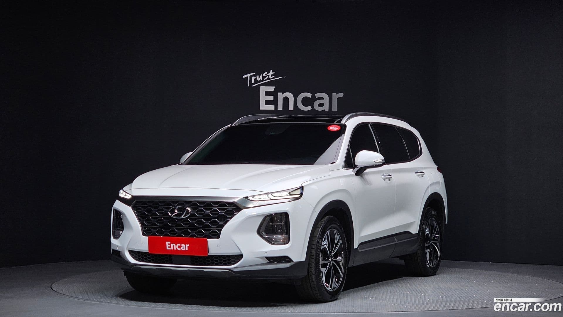 Main__Slider__Photo:Santafe Hyundai 2019.1-0