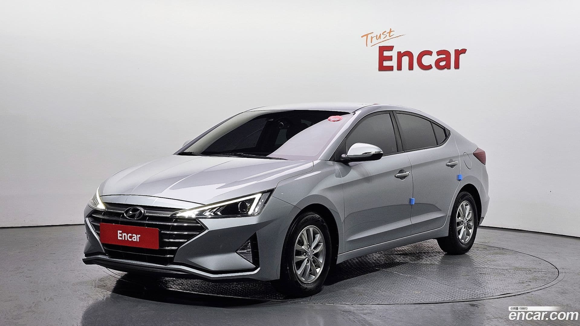 Main__Slider__Photo:AVANTE Hyundai 2019.8-0