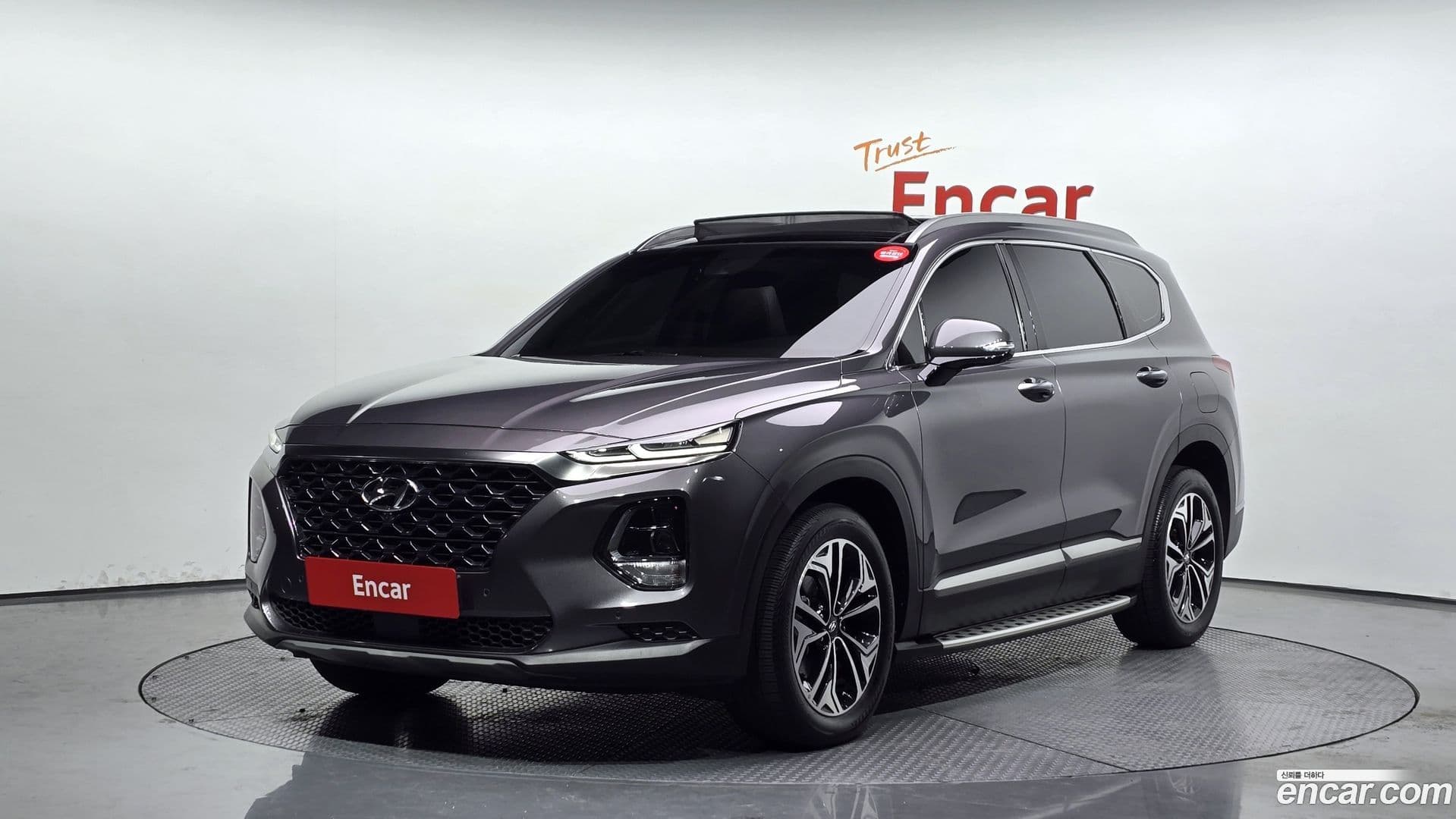 Main__Slider__Photo:Santafe Hyundai 2018.5-0