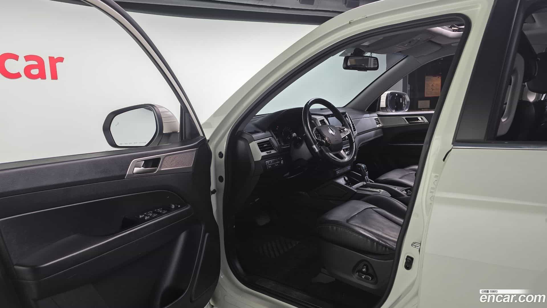 Rexton KG Mobility 2018.5-INNER-010