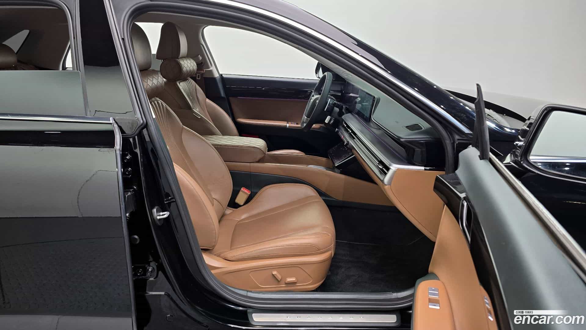 Grandeur Hyundai 2023.3-INNER-010