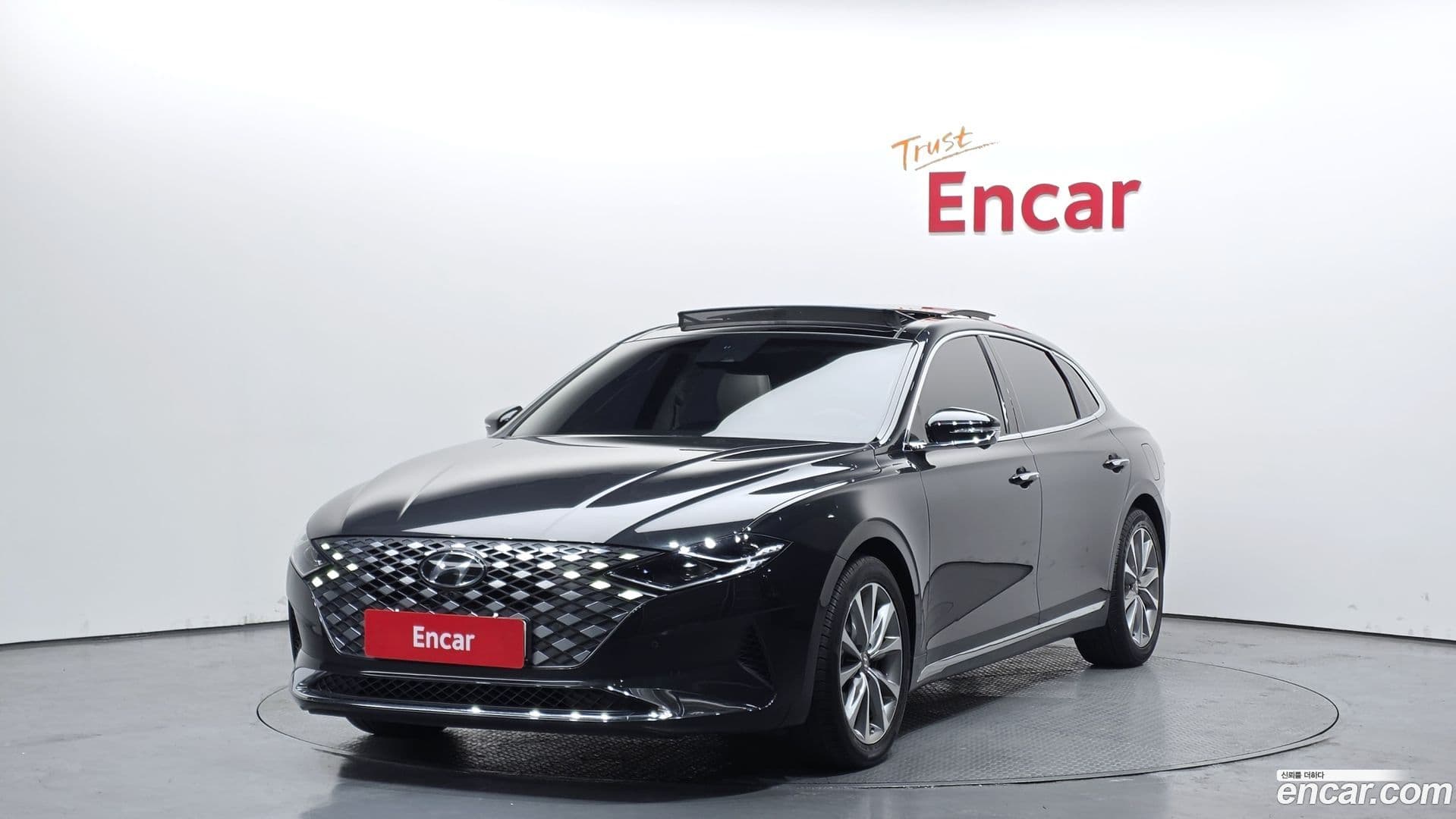 Main__Slider__Photo:Grandeur Hyundai 2021.8-0