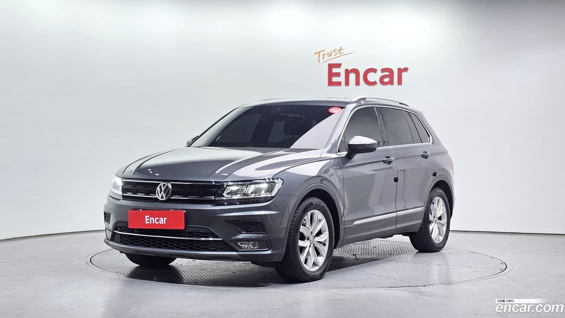 Main__Slider__Photo:Tiguan Volkswagen 2020.11-0