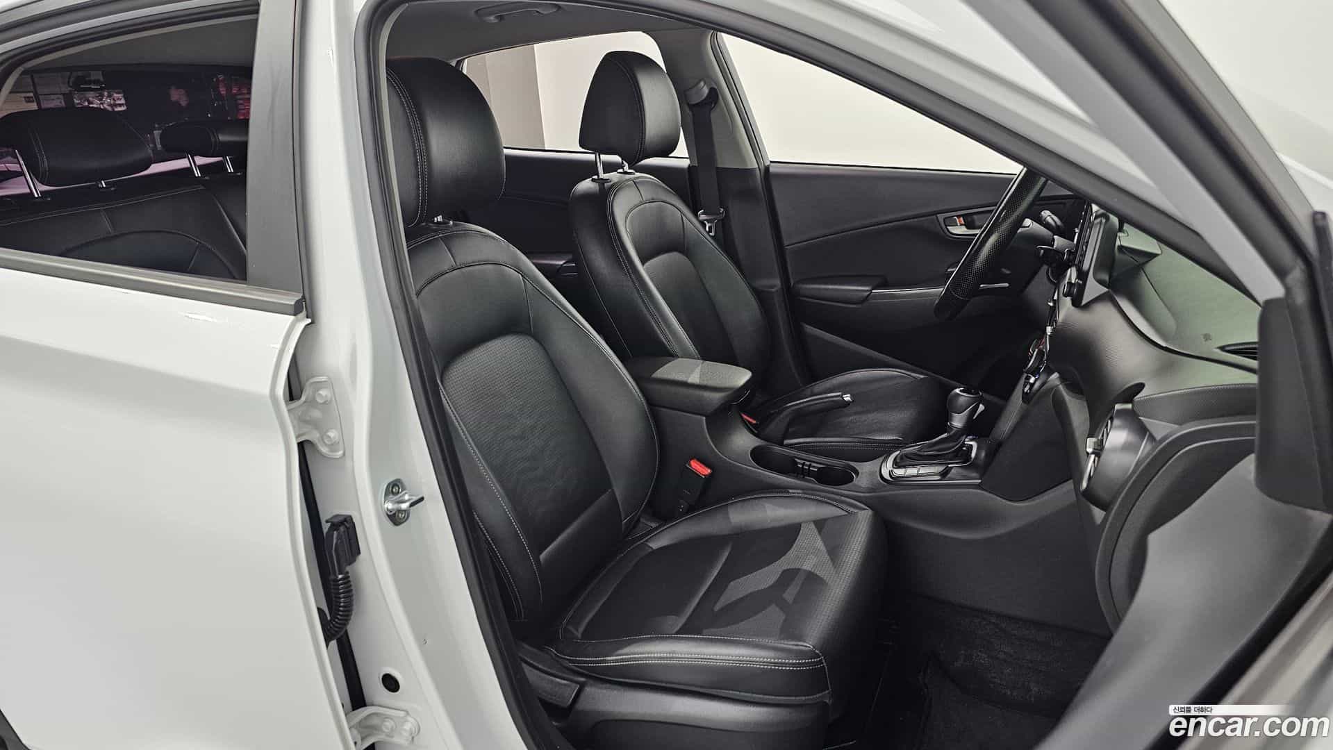 Kona Hyundai 2017.8-OPTION-015