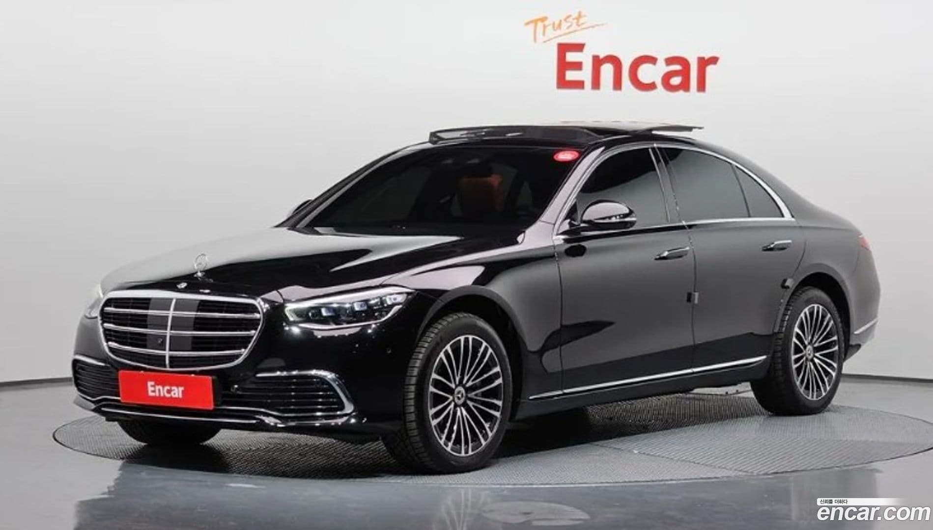 Main__Slider__Photo:S-Class Mercedes-Benz 2021.3-0