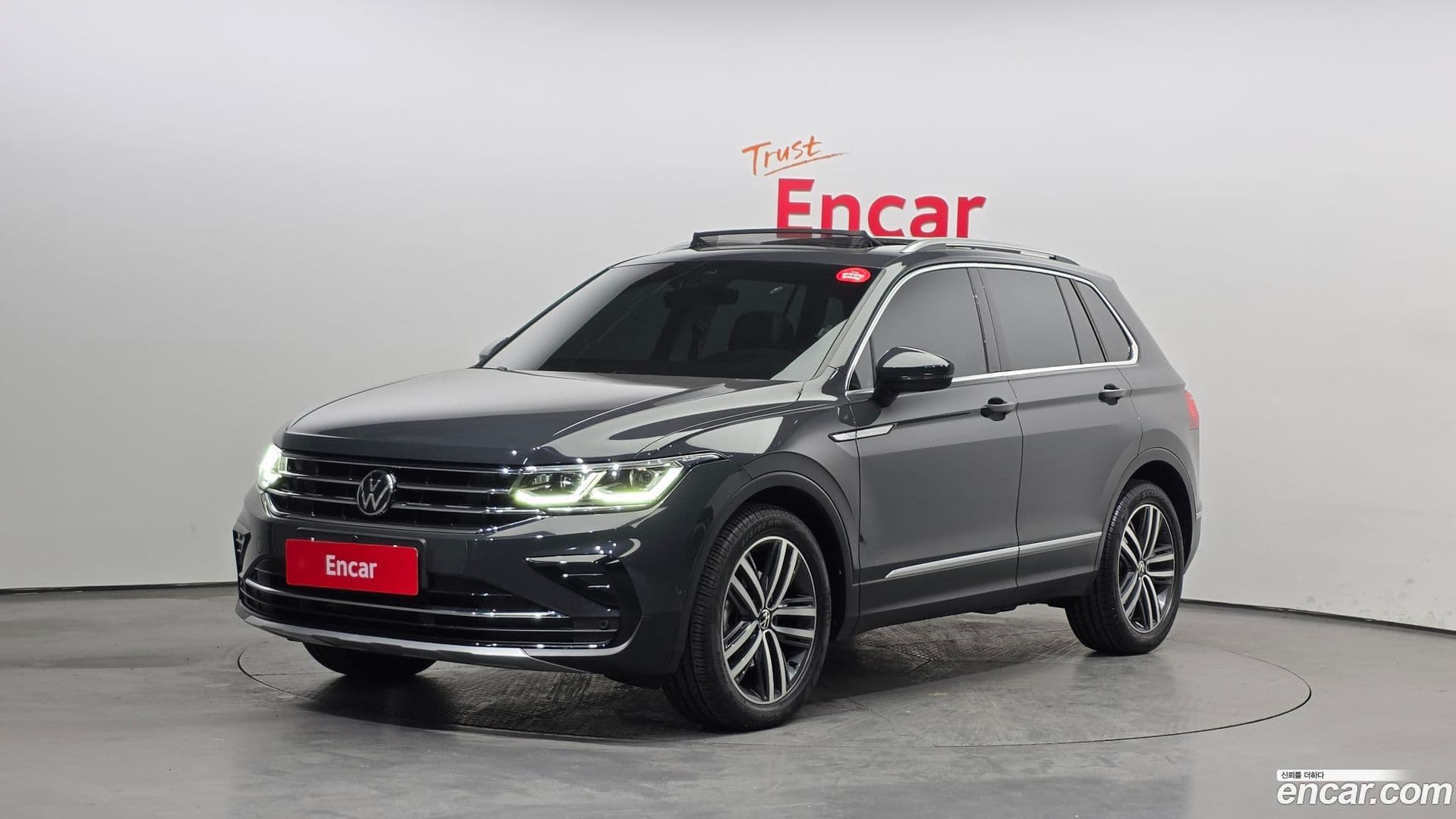 Main__Slider__Photo:Tiguan Volkswagen 2023.1-0