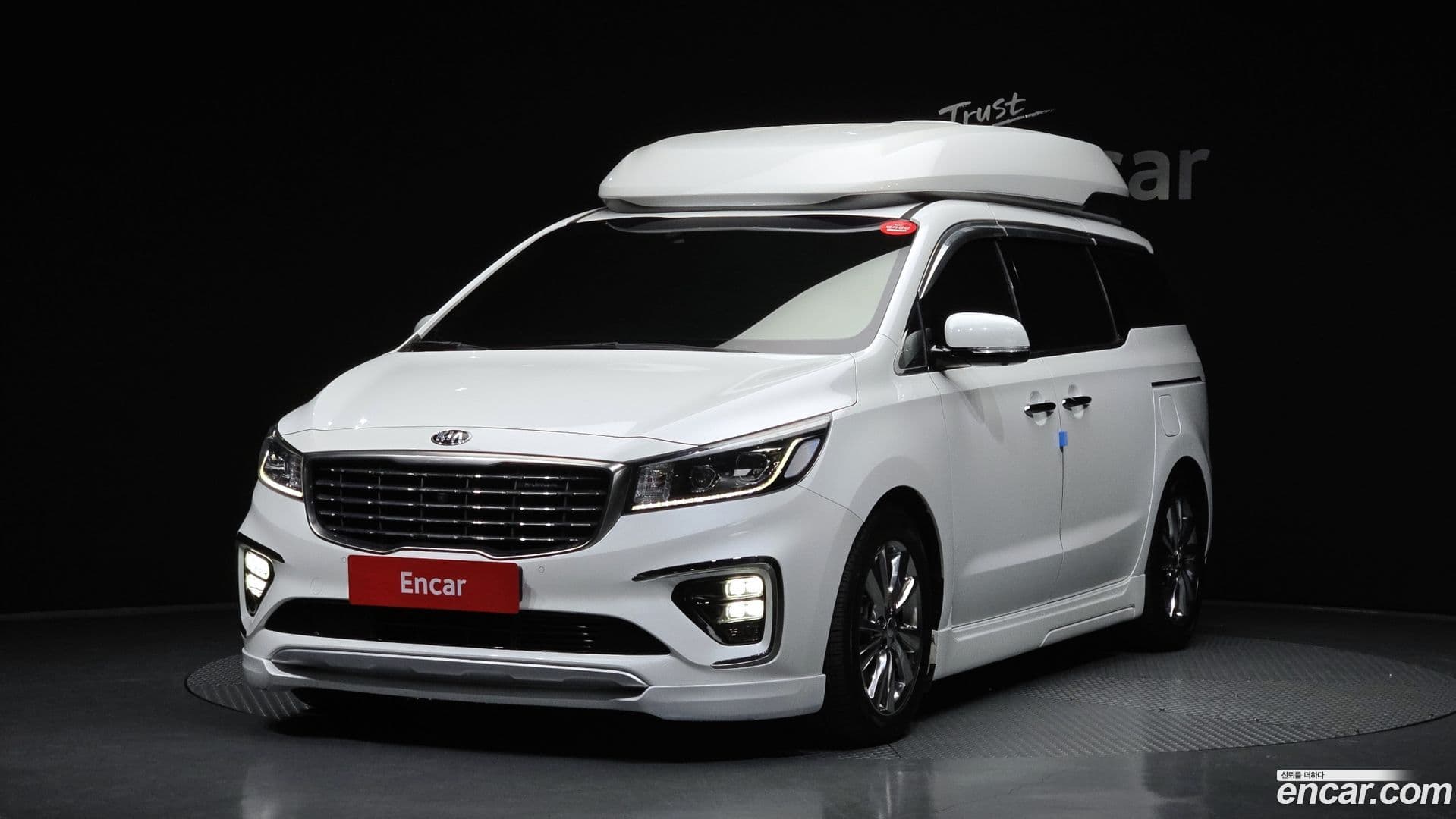 Main__Slider__Photo:Canival Kia 2018.6-0