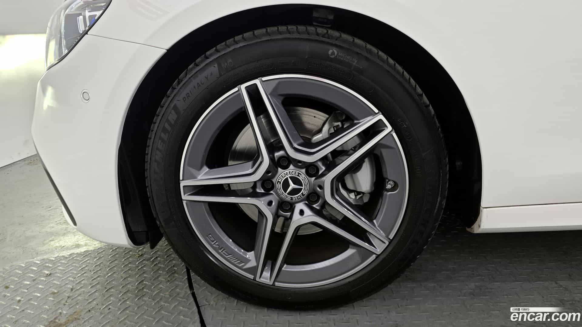 E-Class Mercedes-Benz 2023.8-OUTER-005
