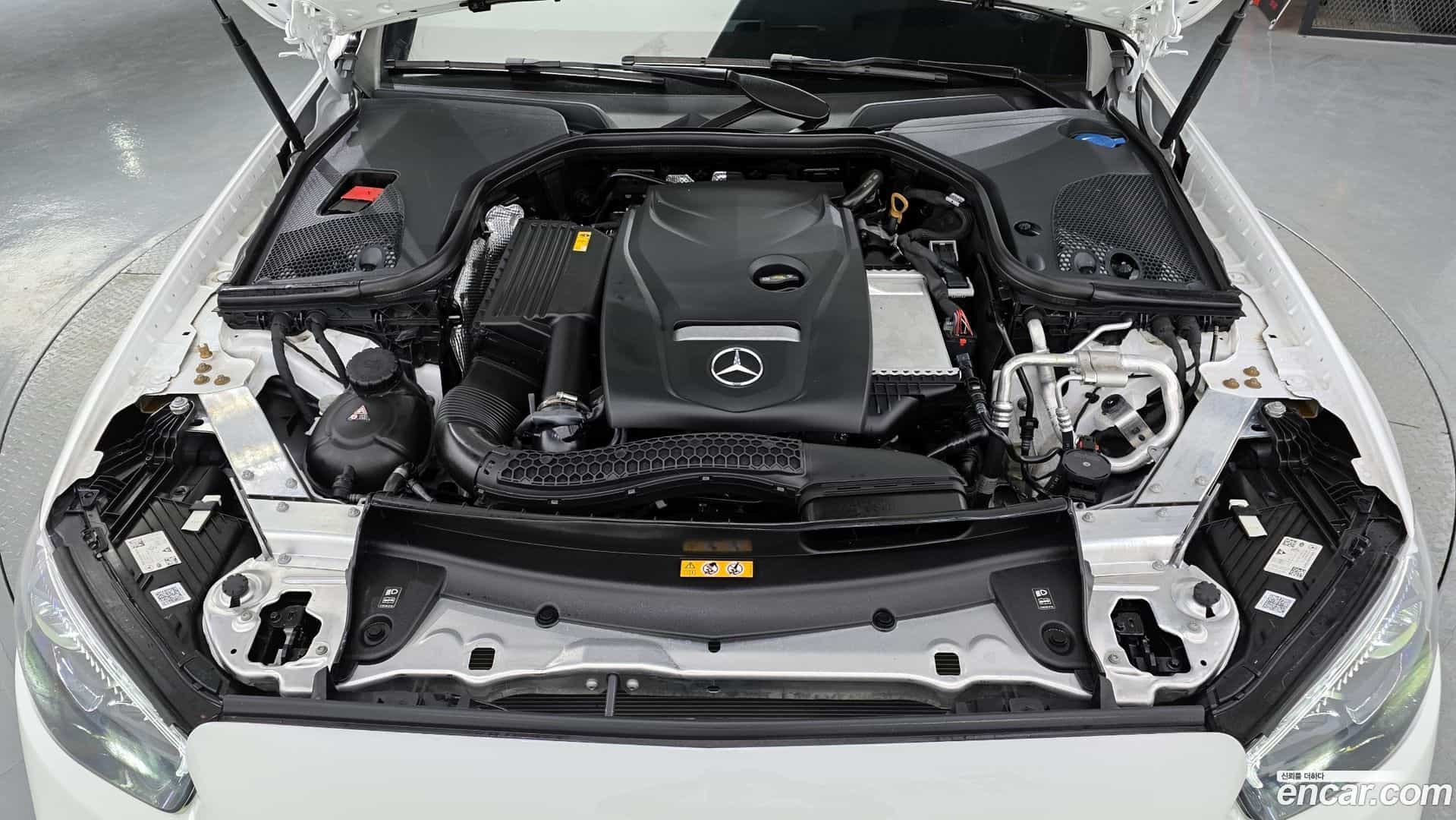 E-Class Mercedes-Benz 2023.8-INNER-006