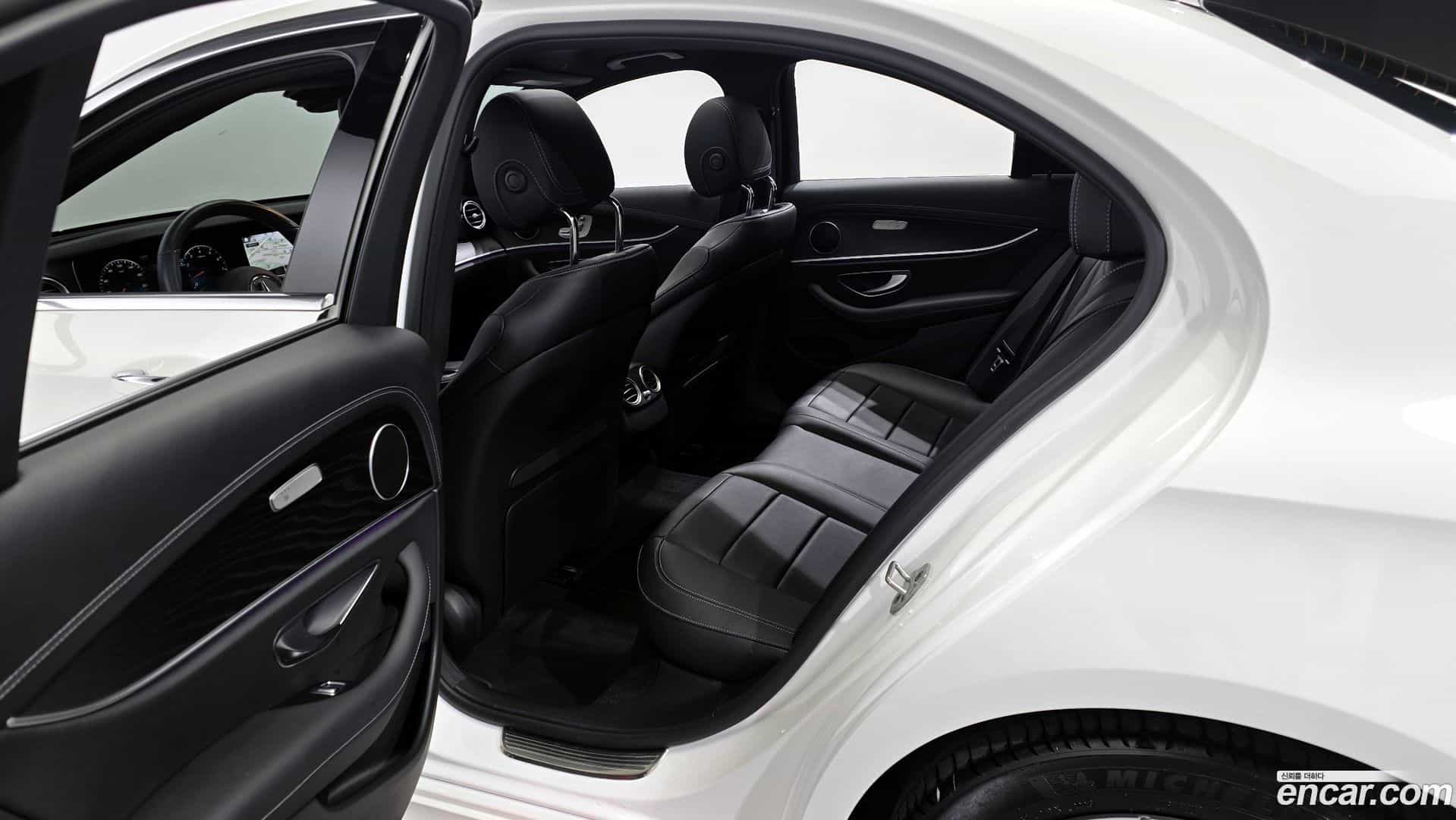 E-Class Mercedes-Benz 2023.8-OPTION-015