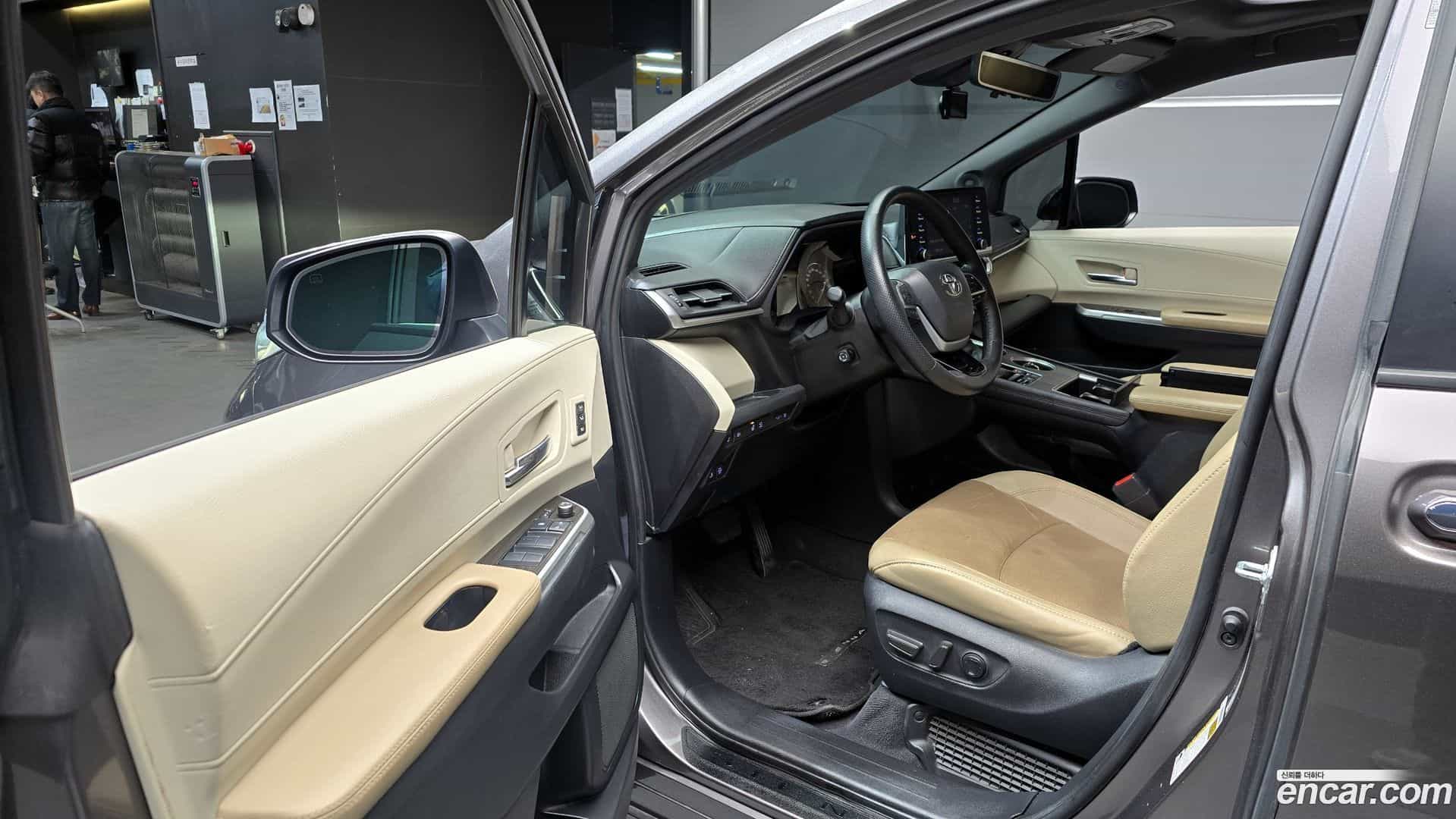 Sienna Toyota 2022.6-OPTION-015