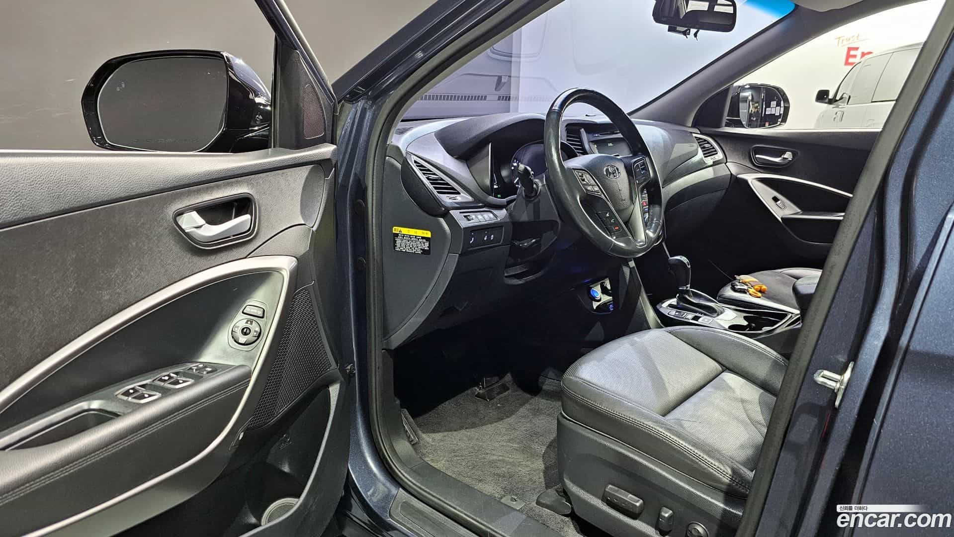 Santafe Hyundai 2017.8-OPTION-015