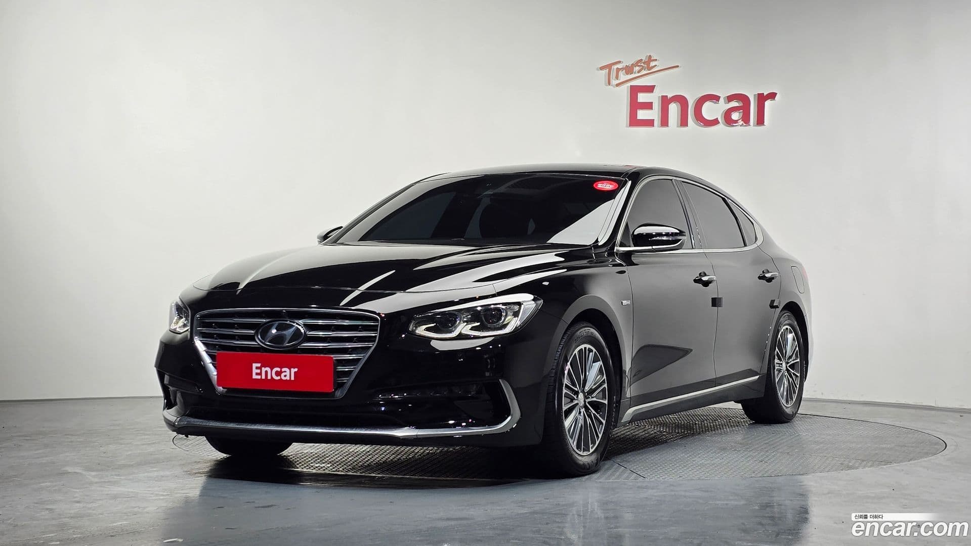 Main__Slider__Photo:Grandeur Hyundai 2018.10-0