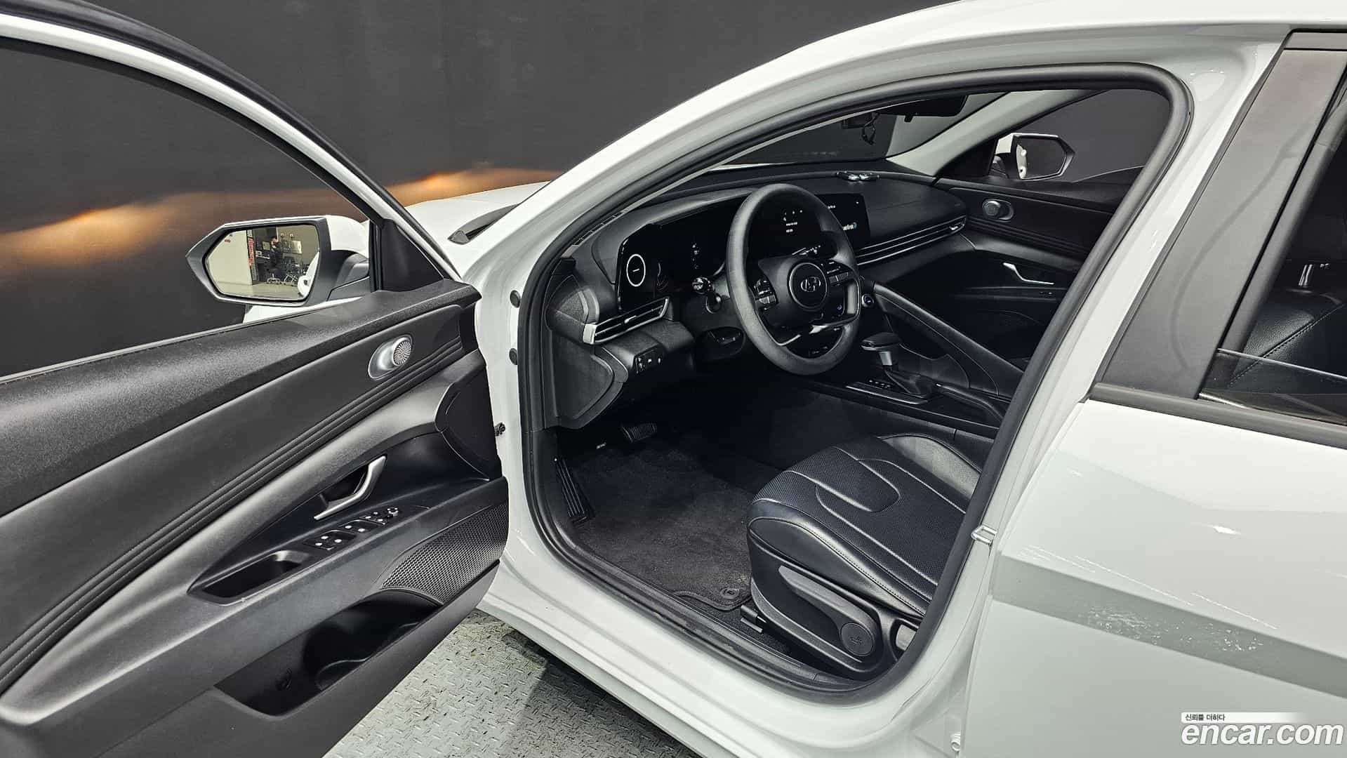 AVANTE Hyundai 2021.5-OPTION-015