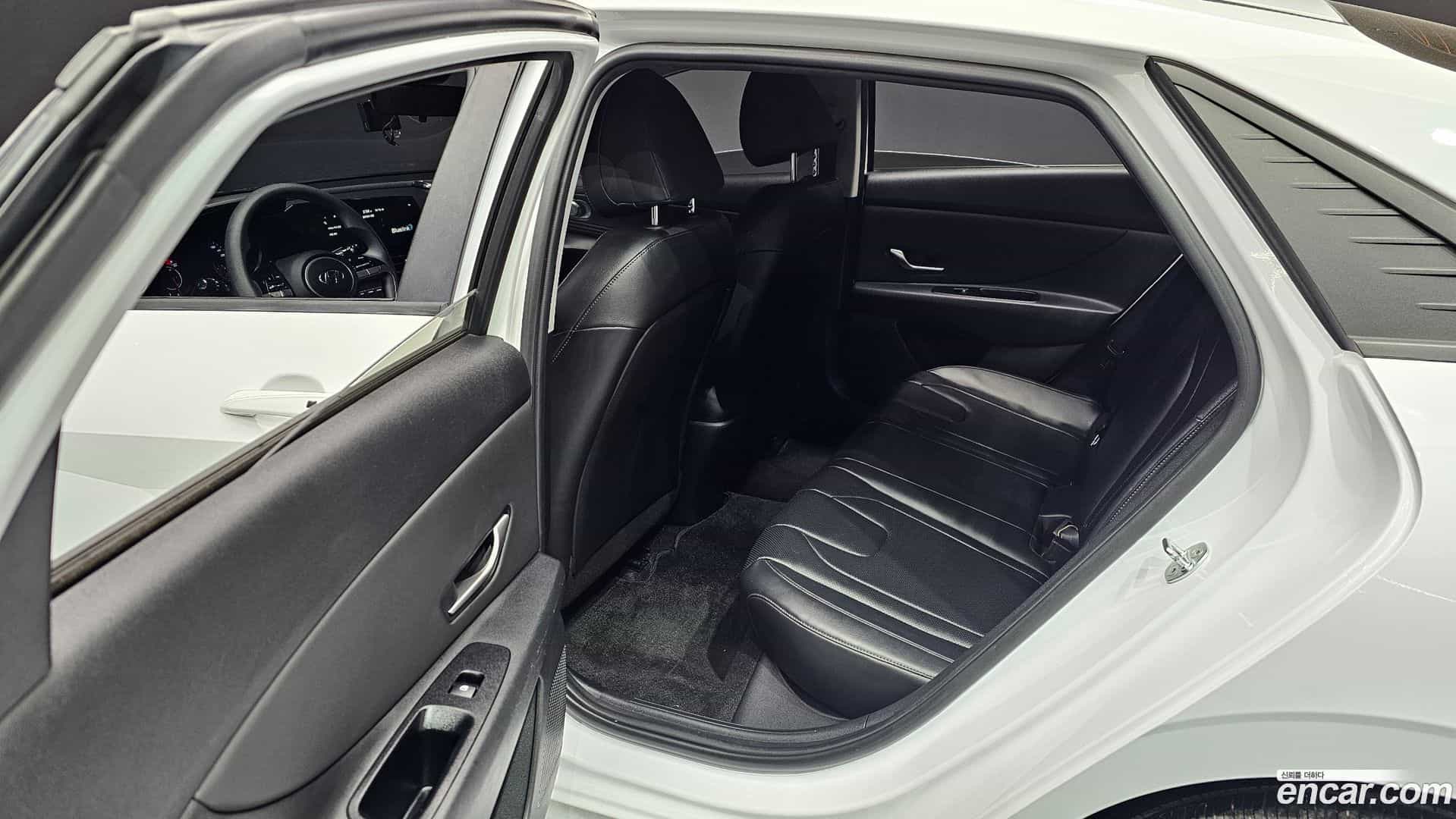 AVANTE Hyundai 2021.5-OPTION-016