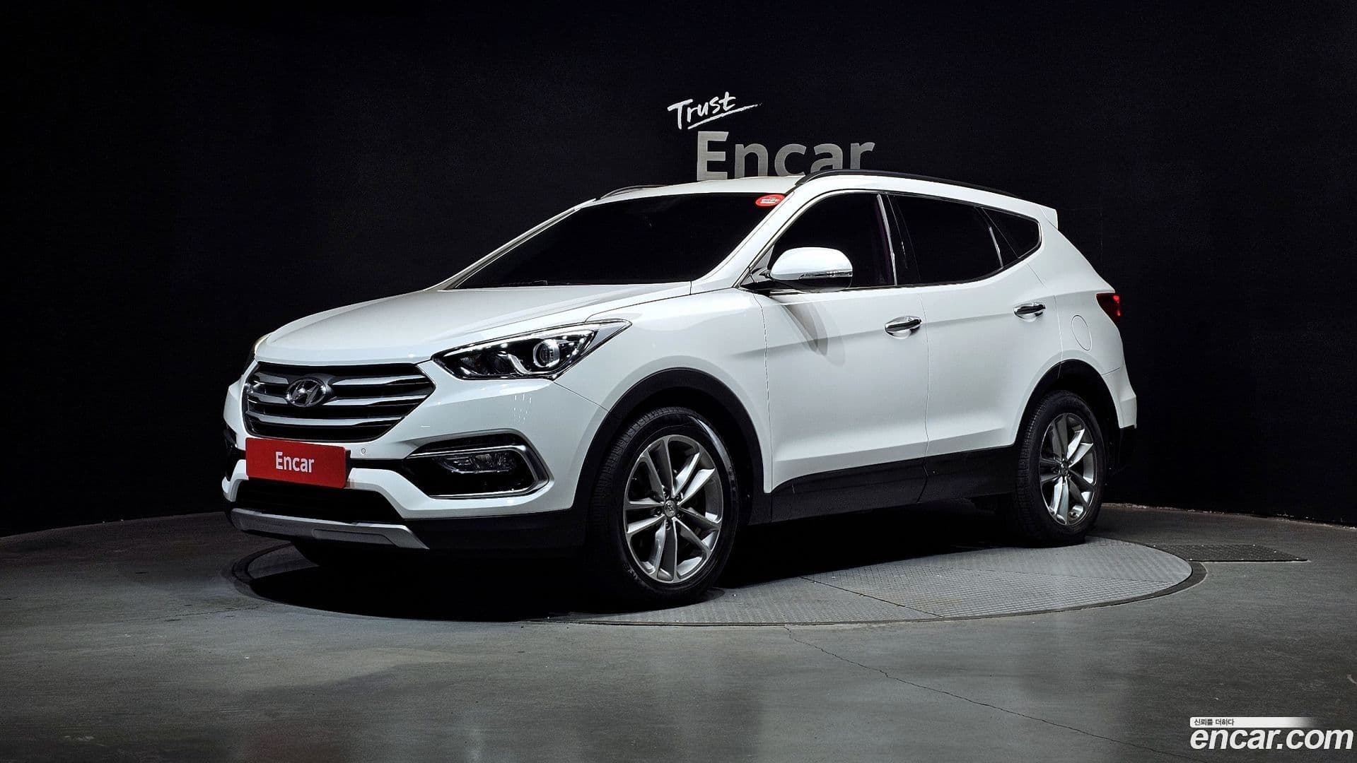 Main__Slider__Photo:Santafe Hyundai 2016.10-0