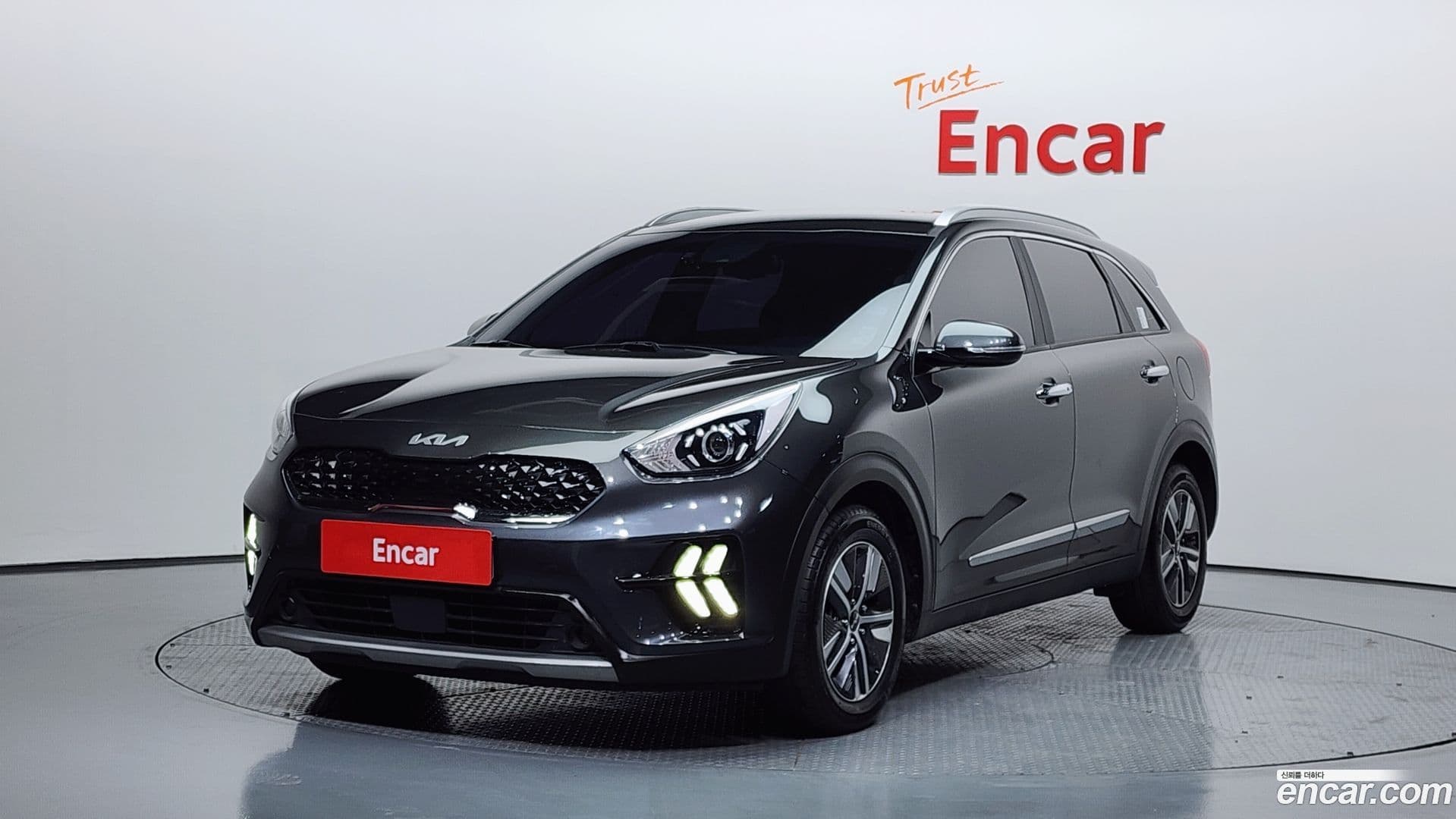 Main__Slider__Photo:Niro Kia 2021.11-0