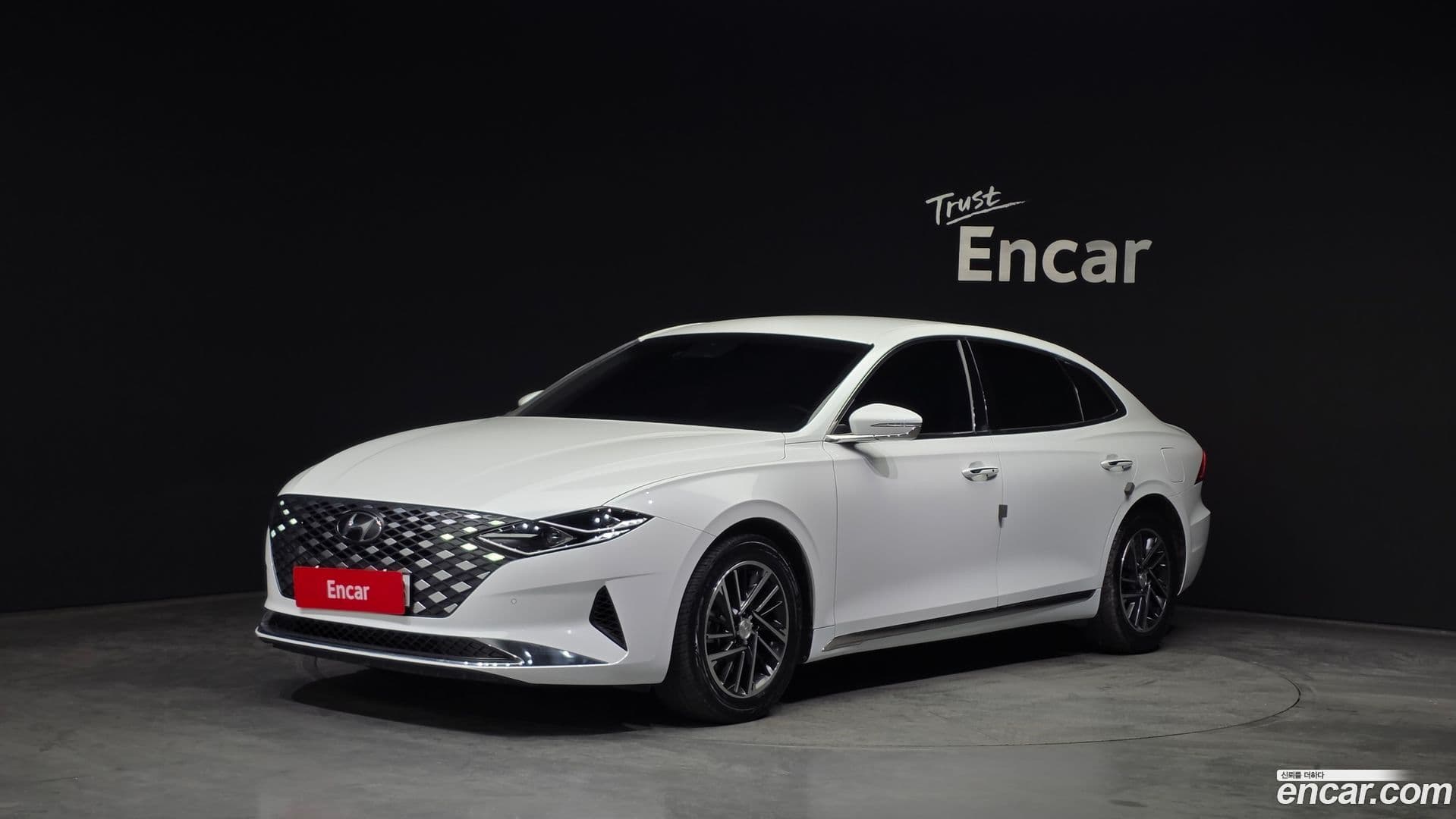 Main__Slider__Photo:Grandeur Hyundai 2020.3-0