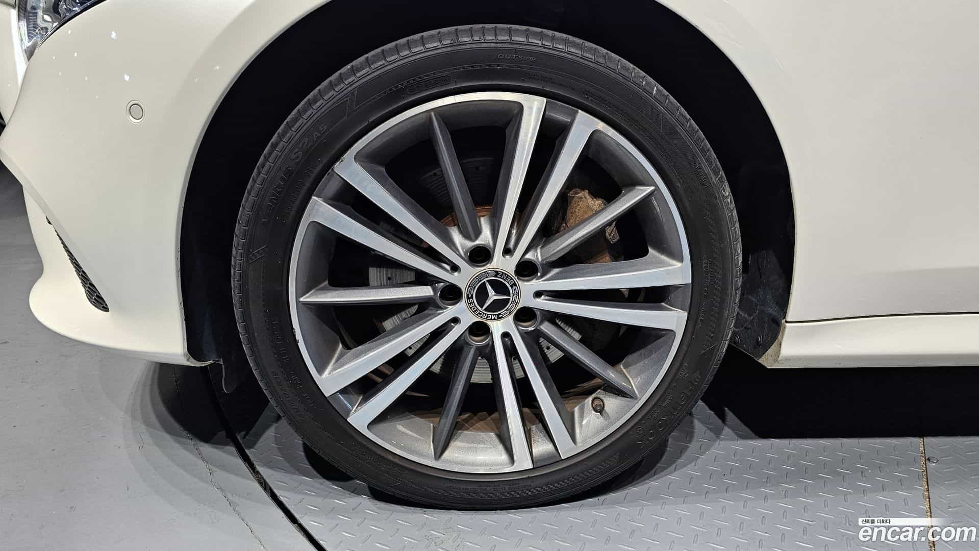 CLS-Class Mercedes-Benz 2018.10-OUTER-005