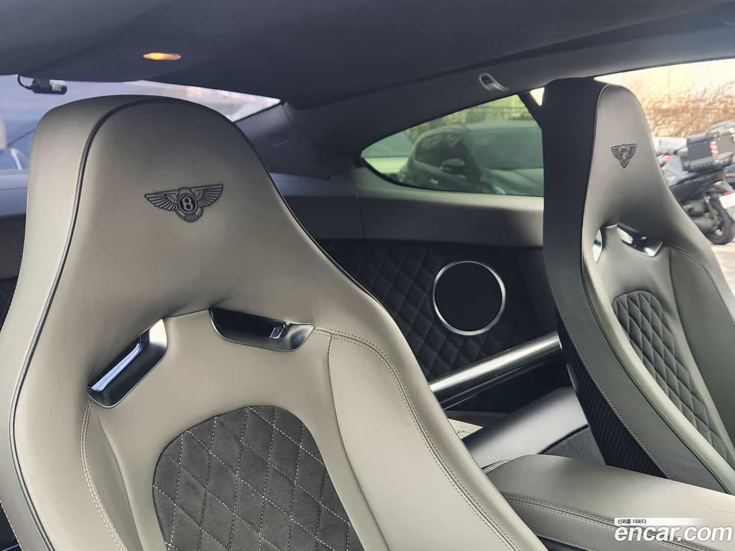 Continental Bentley 2010.11-INNER-006