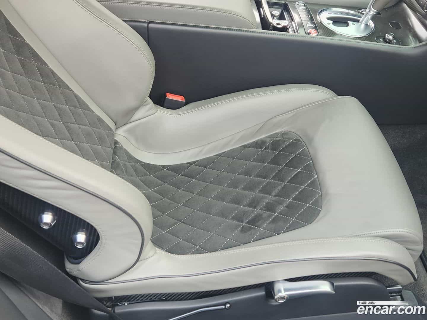 Continental Bentley 2010.11-INNER-009