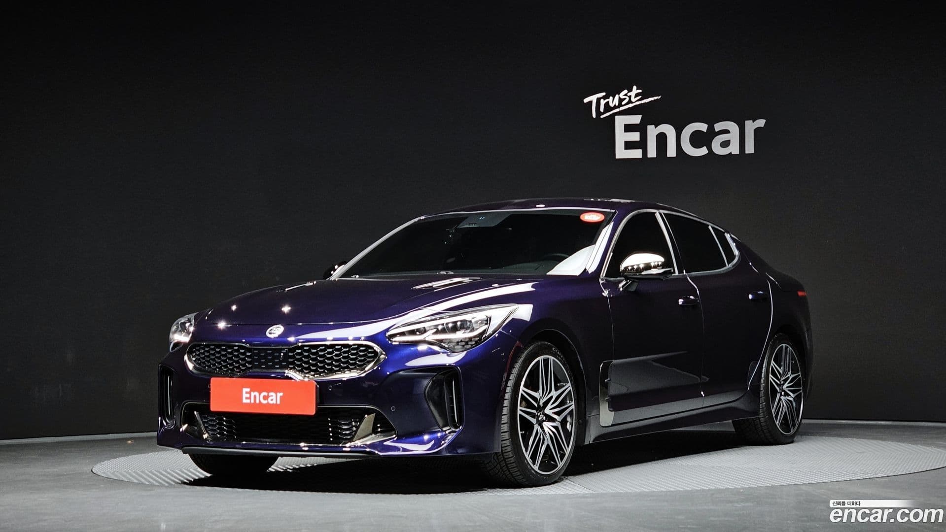 Main__Slider__Photo:Stinger Kia 2020.9-0