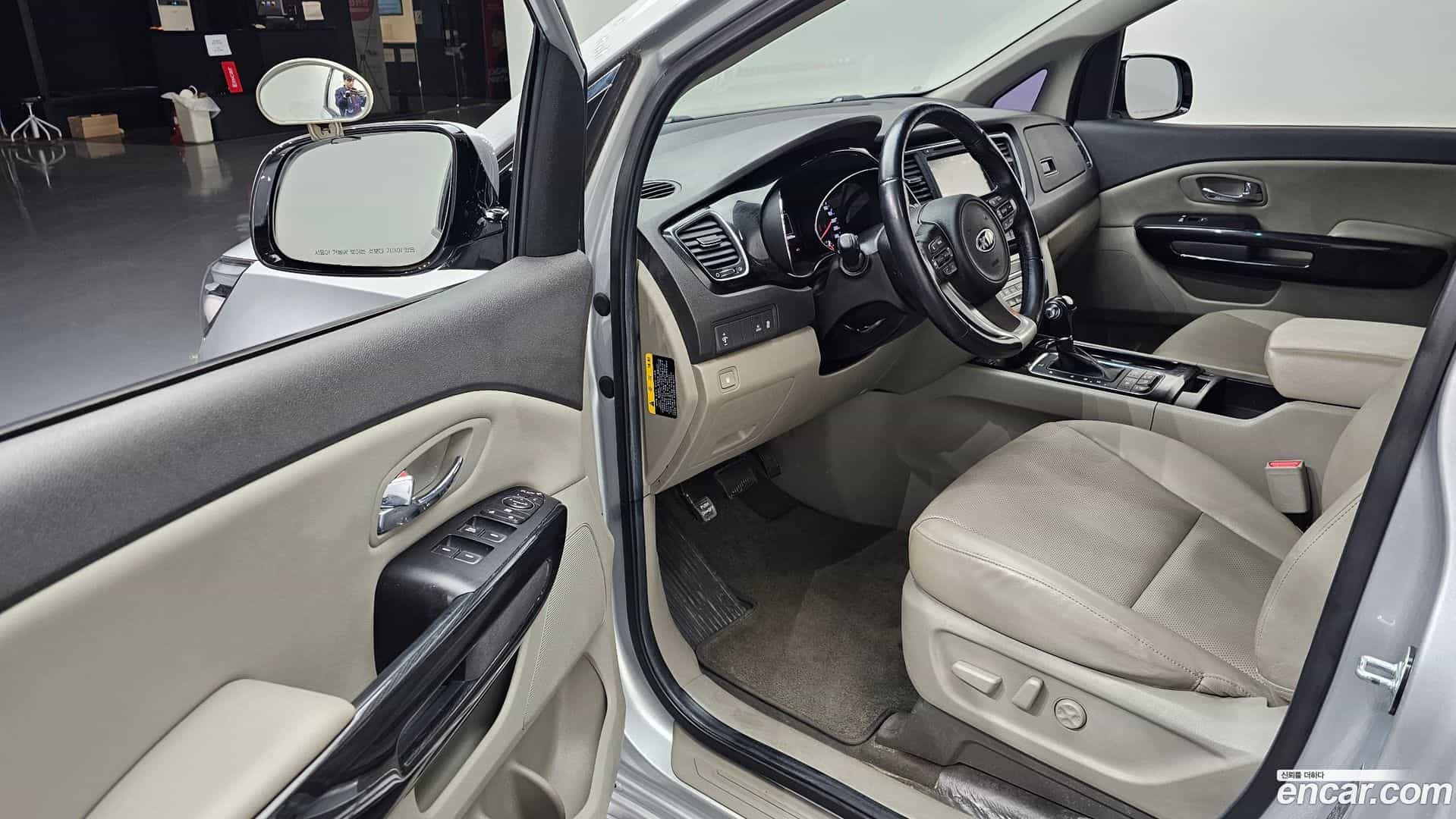 Canival Kia 2015.8-OPTION-015