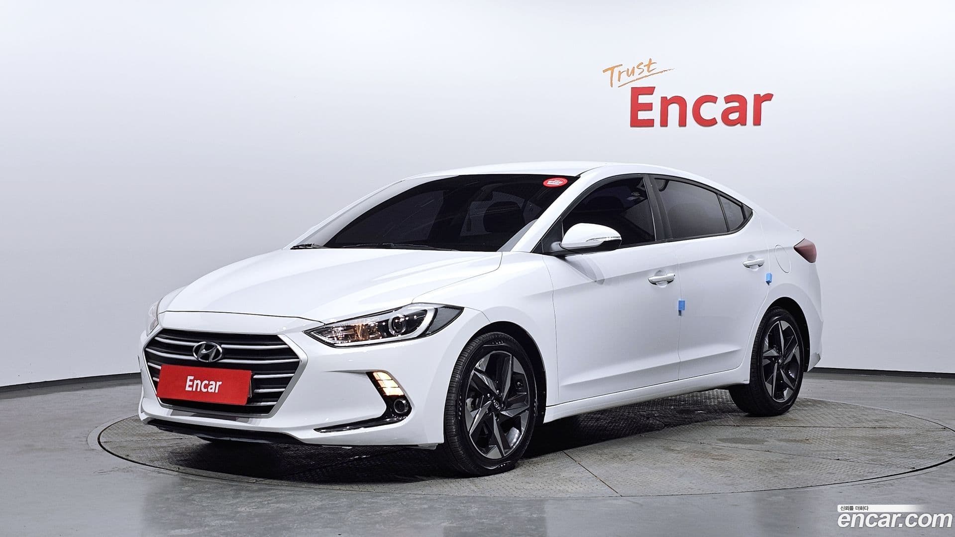 Main__Slider__Photo:AVANTE Hyundai 2018.0-0