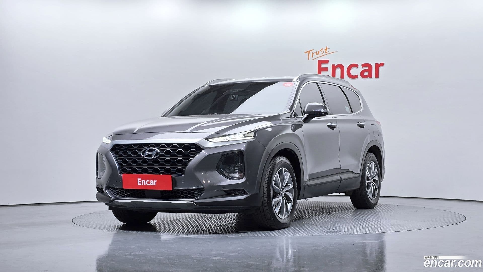 Main__Slider__Photo:Santafe Hyundai 2018.5-0