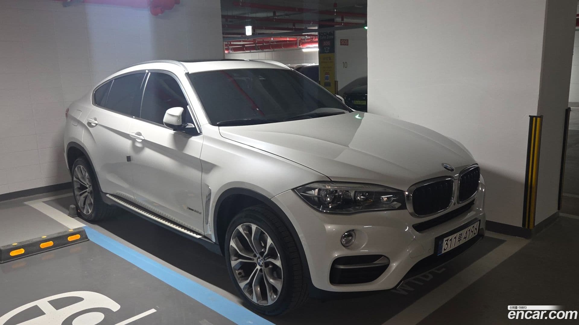 Main__Slider__Photo:X6 BMW 2017.10-0