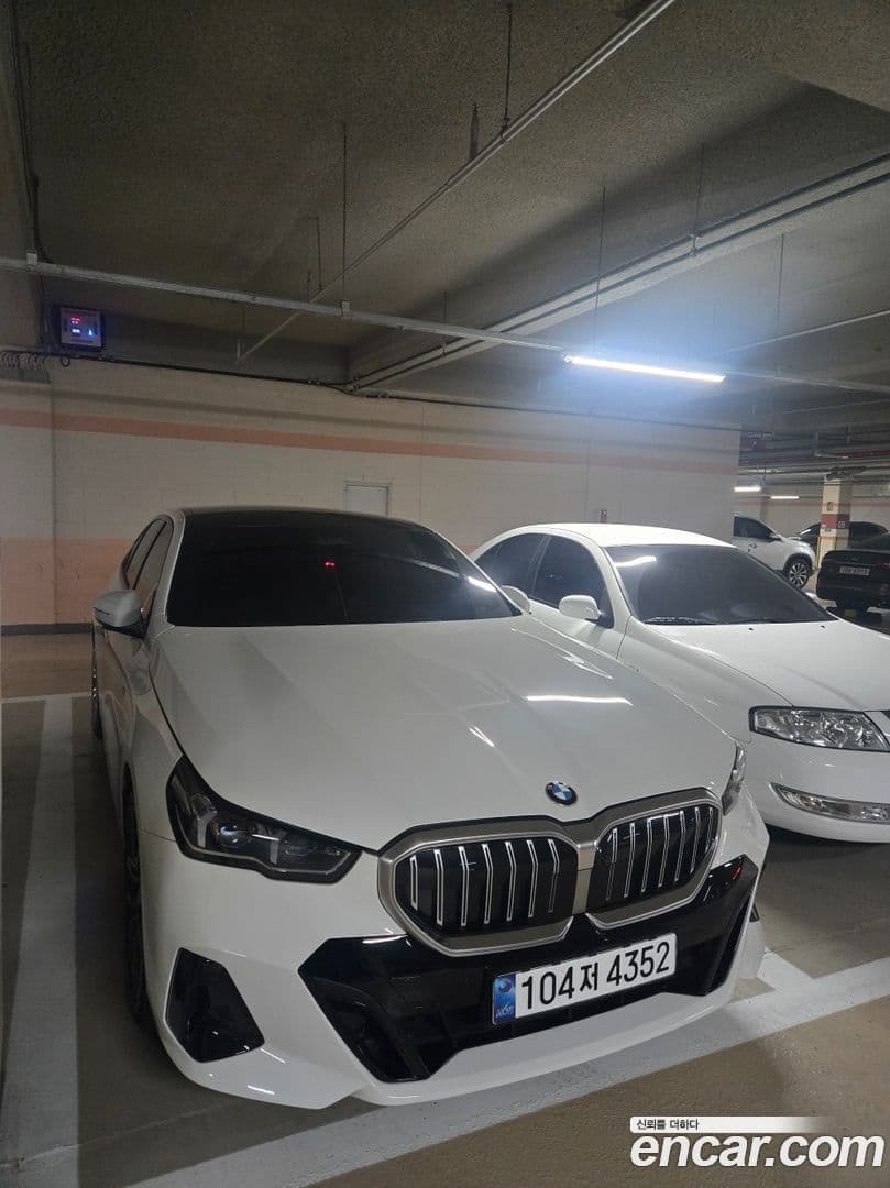 Main__Slider__Photo:5-Series BMW 2023.9-0
