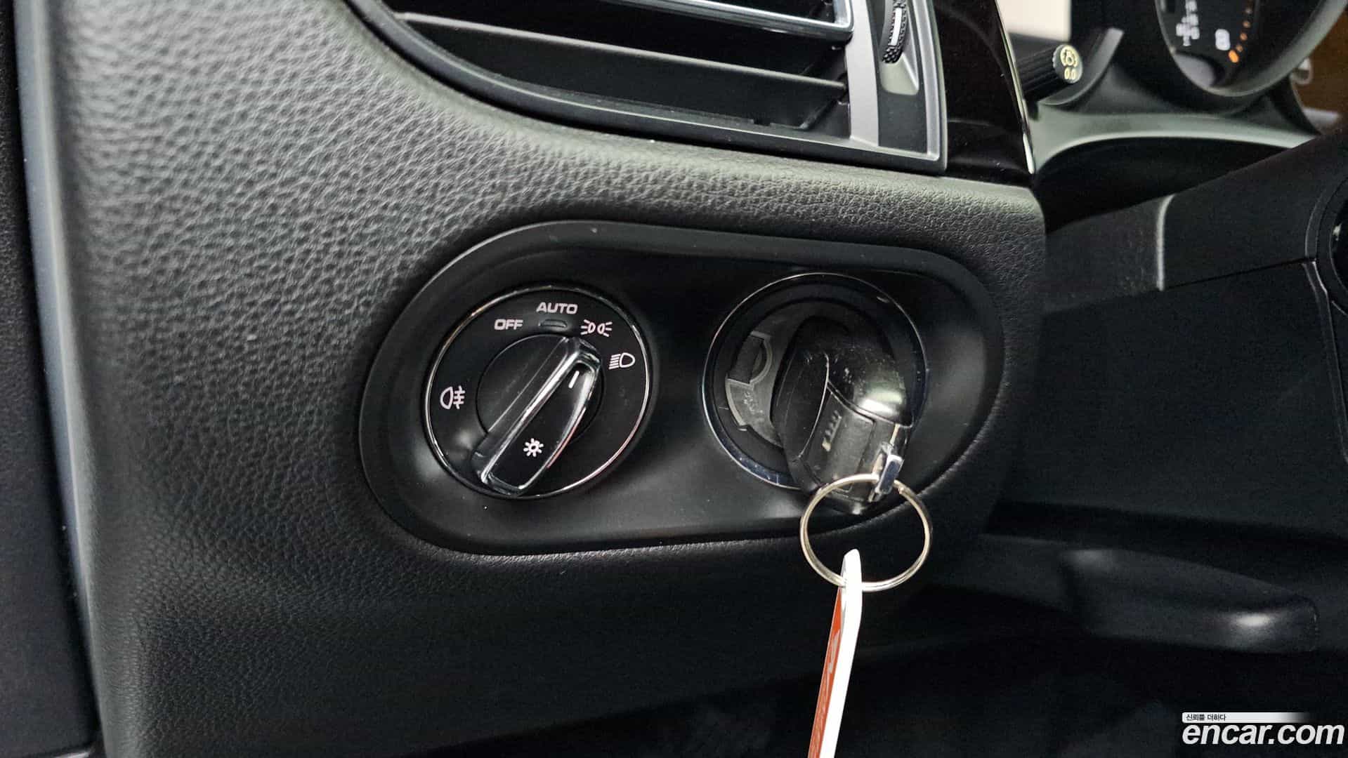 Macan Porsche 2020.11-OPTION-019