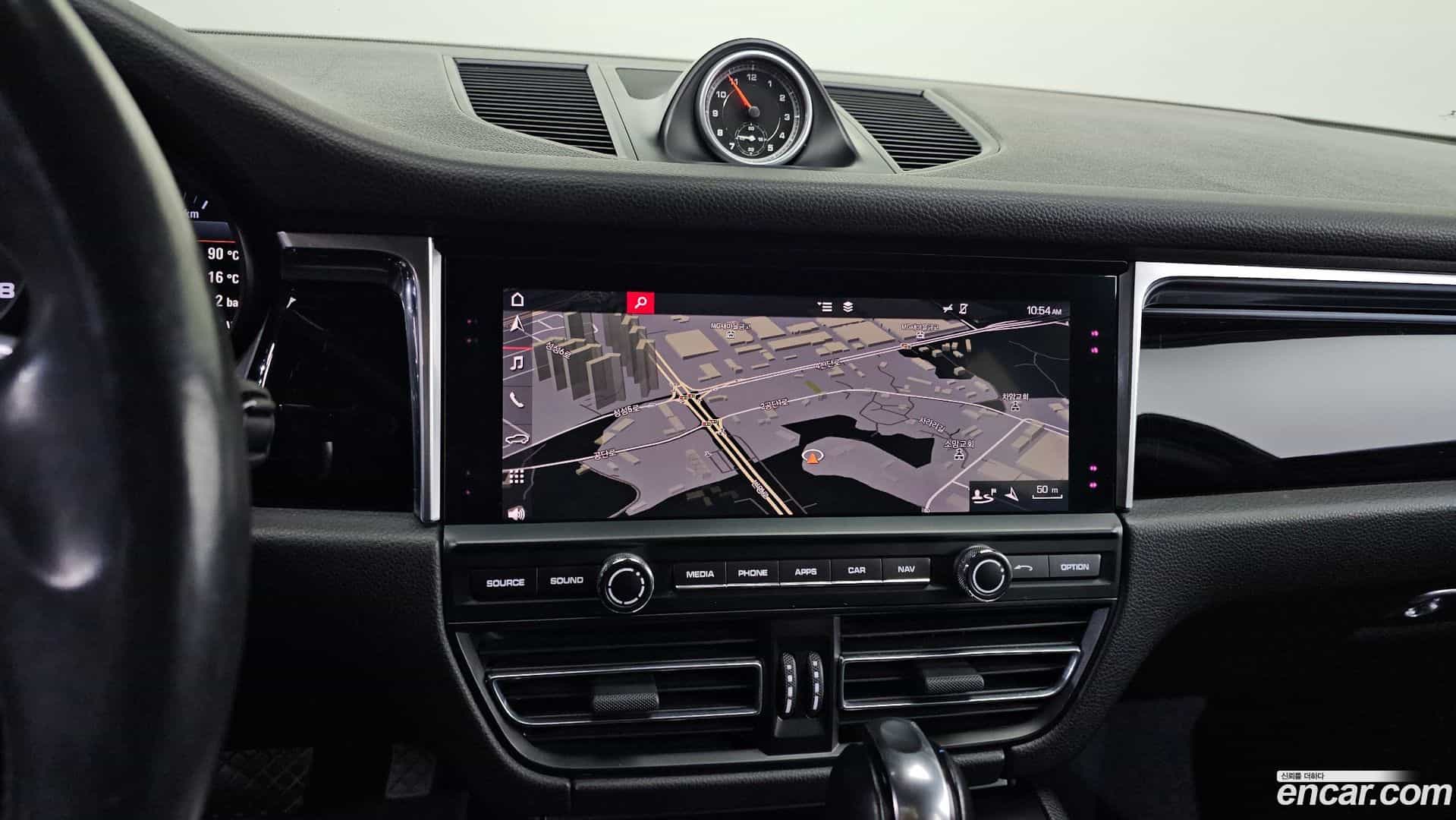 Macan Porsche 2020.11-OPTION-021
