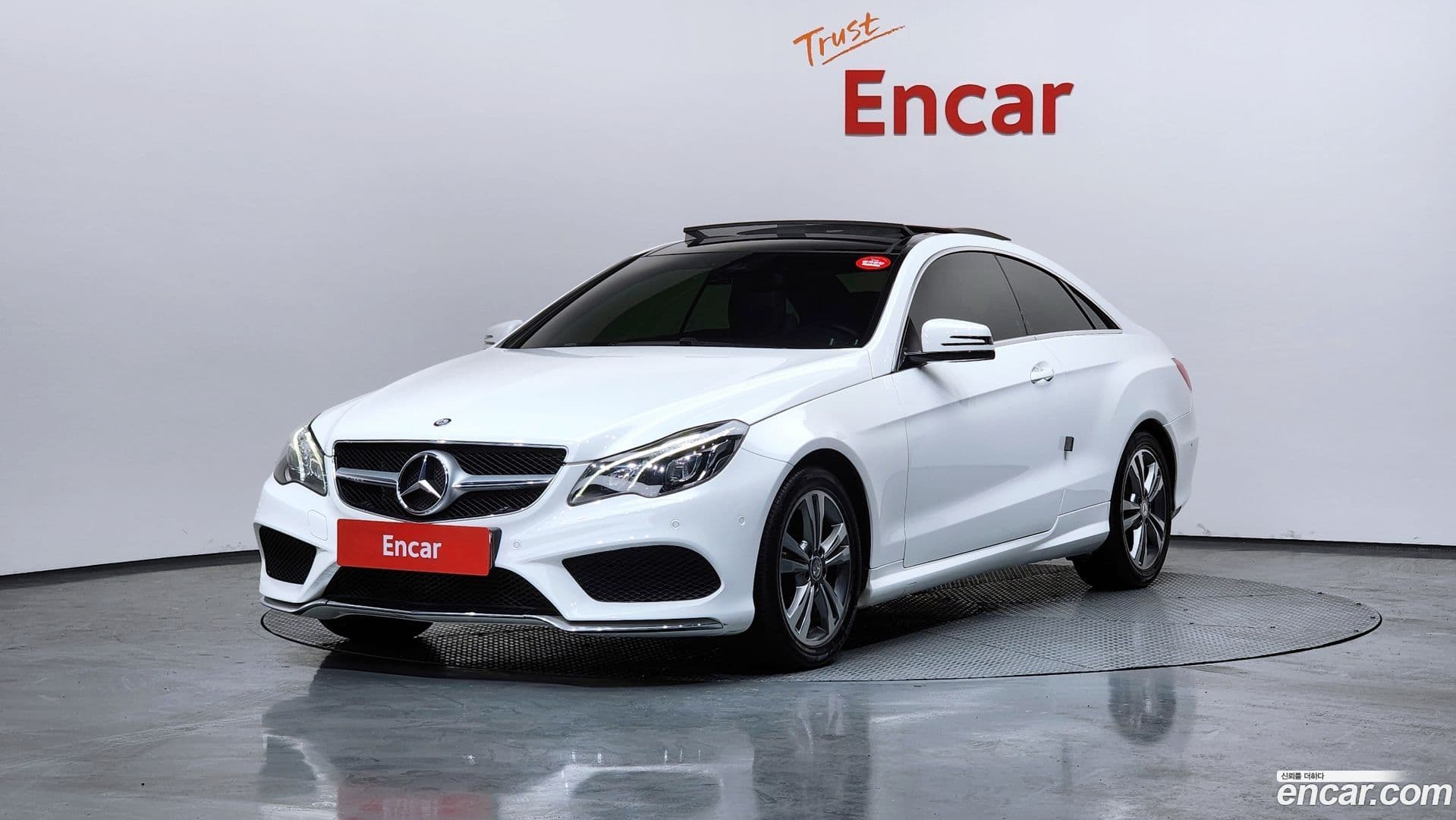 Main__Slider__Photo:E-Class Mercedes-Benz 2014.4-0