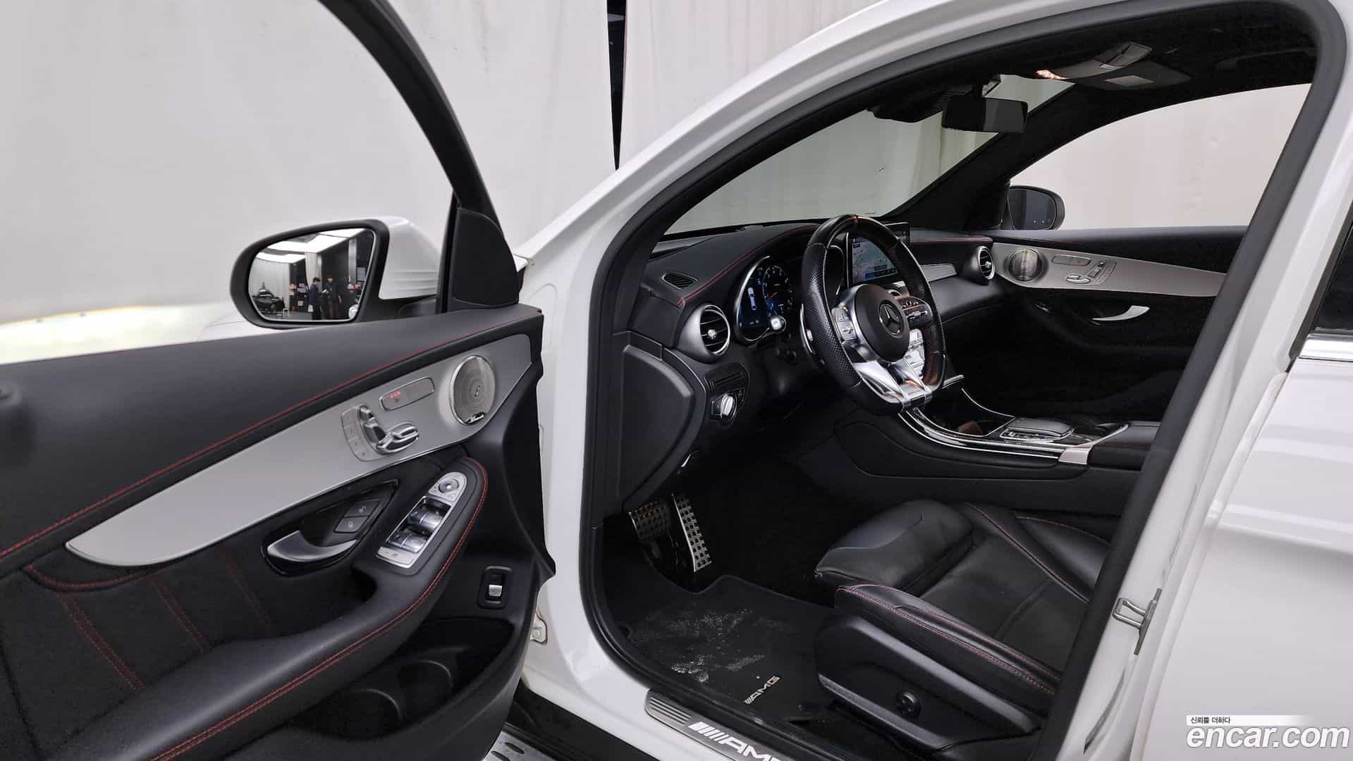 GLC-Class Mercedes-Benz 2021.3-INNER-010