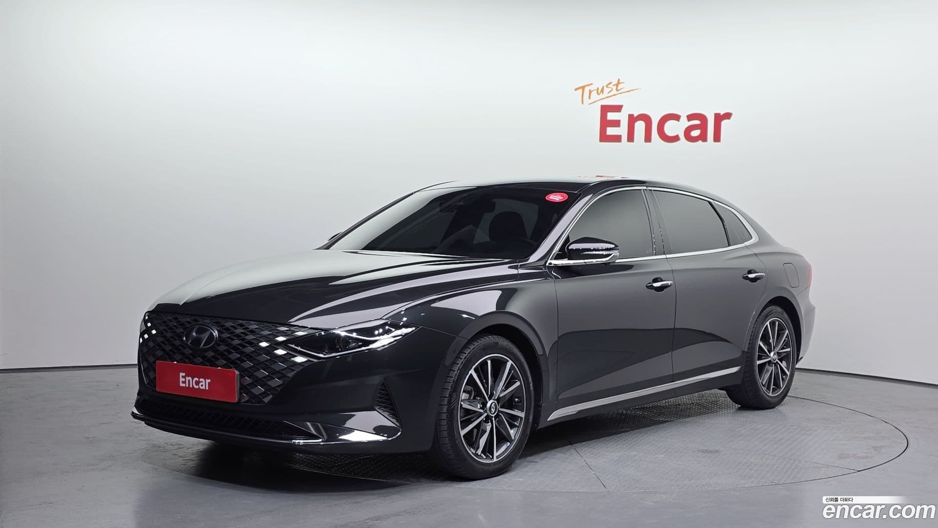 Main__Slider__Photo:Grandeur Hyundai 2021.9-0