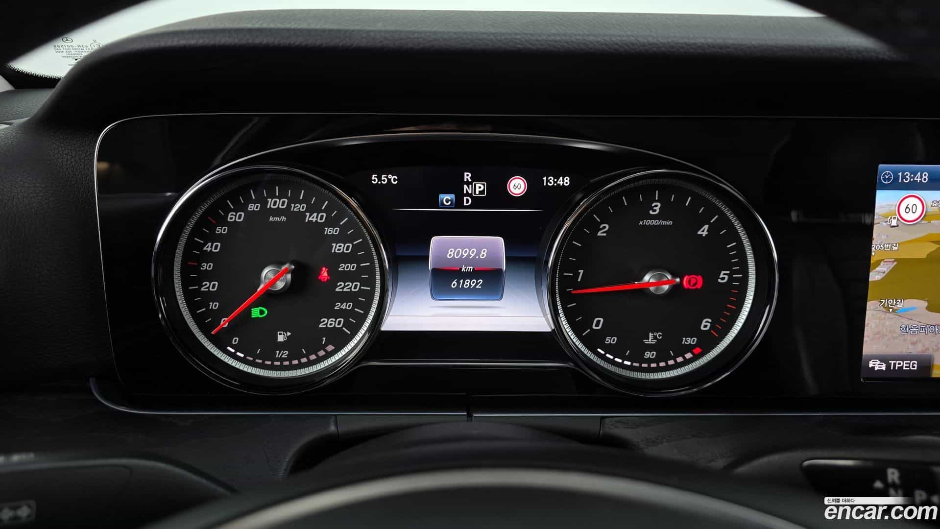 E-Class Mercedes-Benz 2016.9-INNER-008