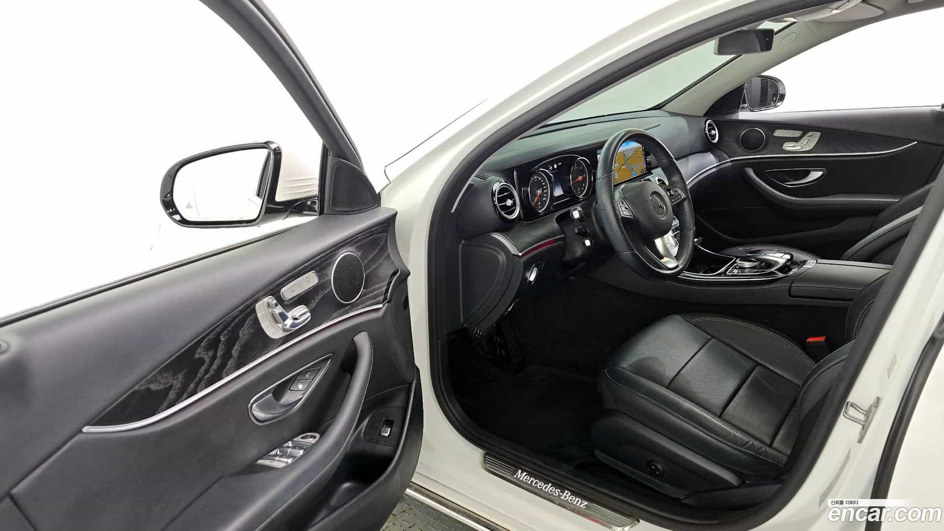 E-Class Mercedes-Benz 2016.9-INNER-010