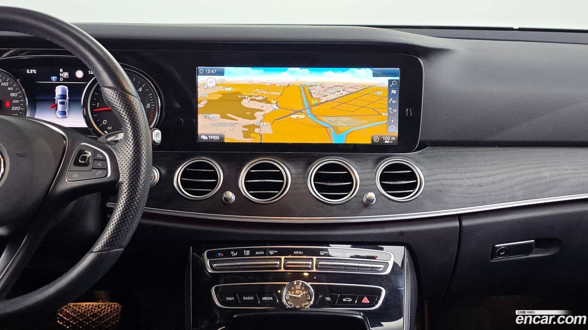 E-Class Mercedes-Benz 2016.9-OPTION-018