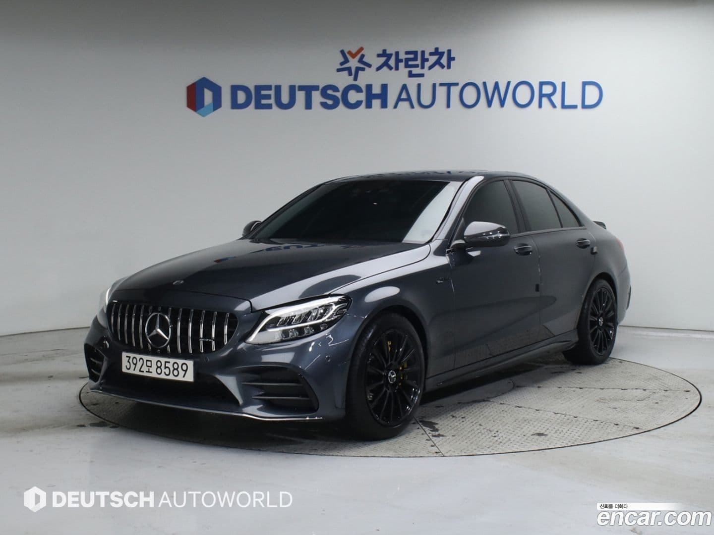 Main__Slider__Photo:C-Class Mercedes-Benz 2015.8-0