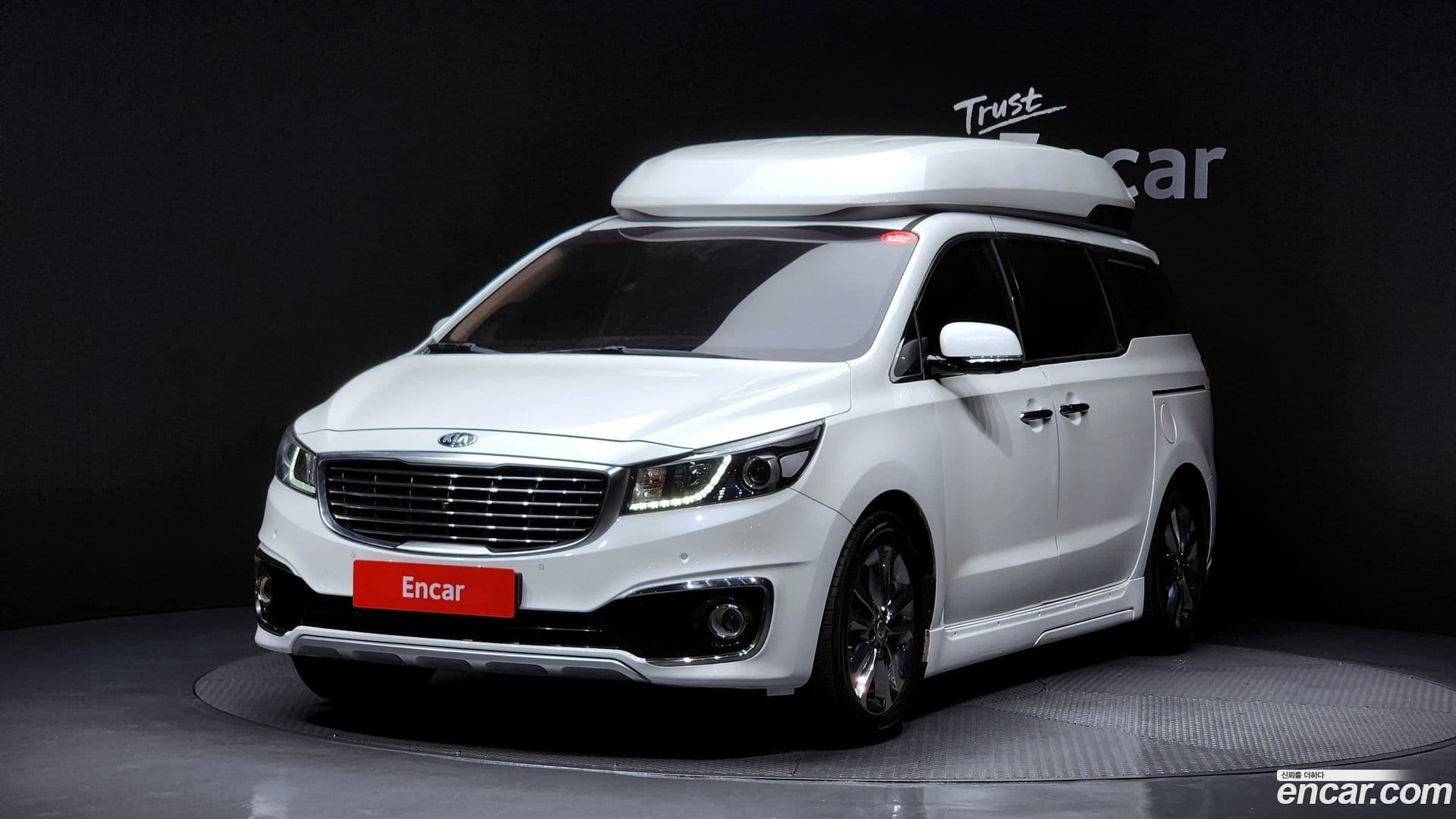 Main__Slider__Photo:Canival Kia 2018.3-0