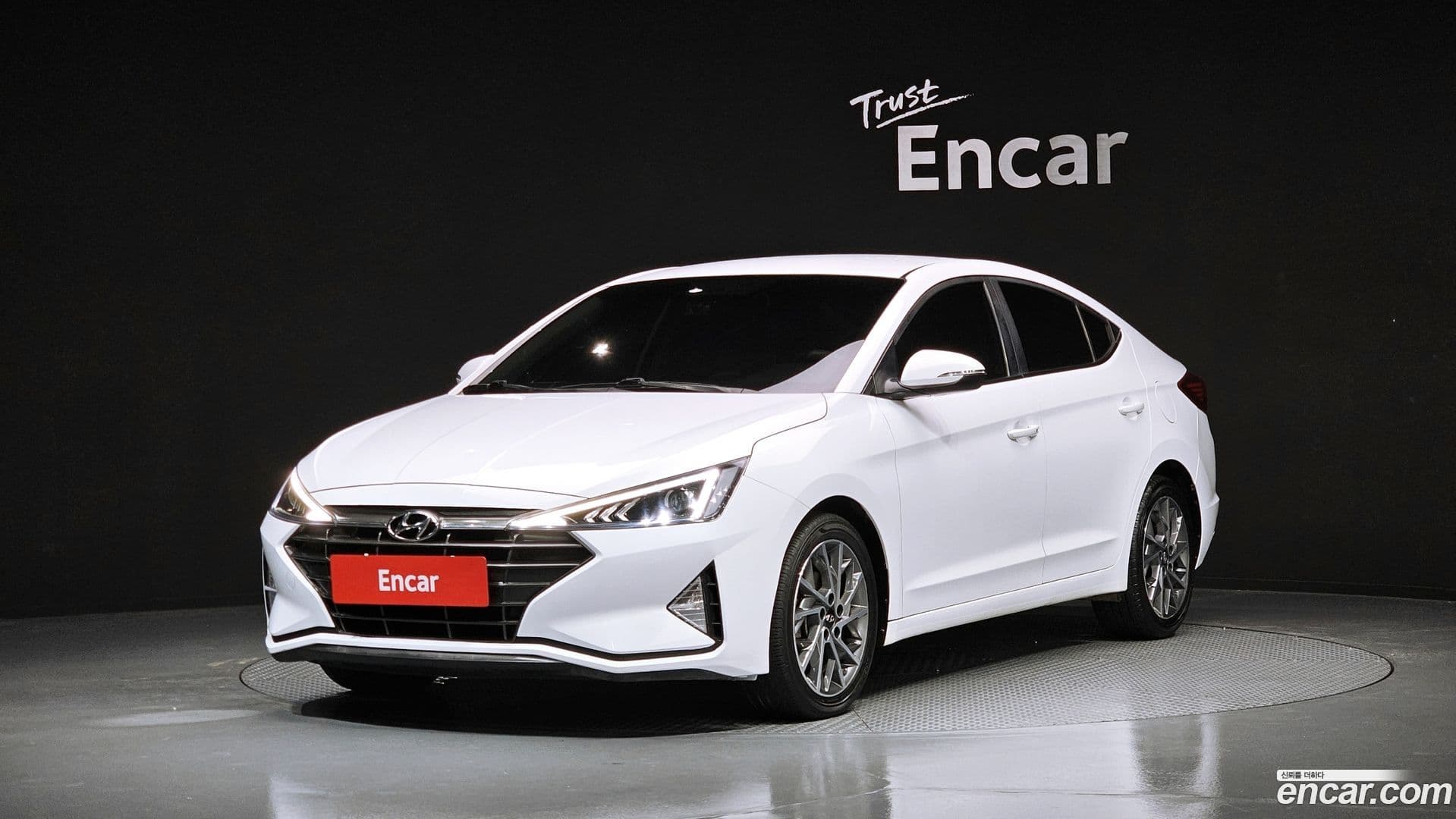 Main__Slider__Photo:AVANTE Hyundai 2019.4-0