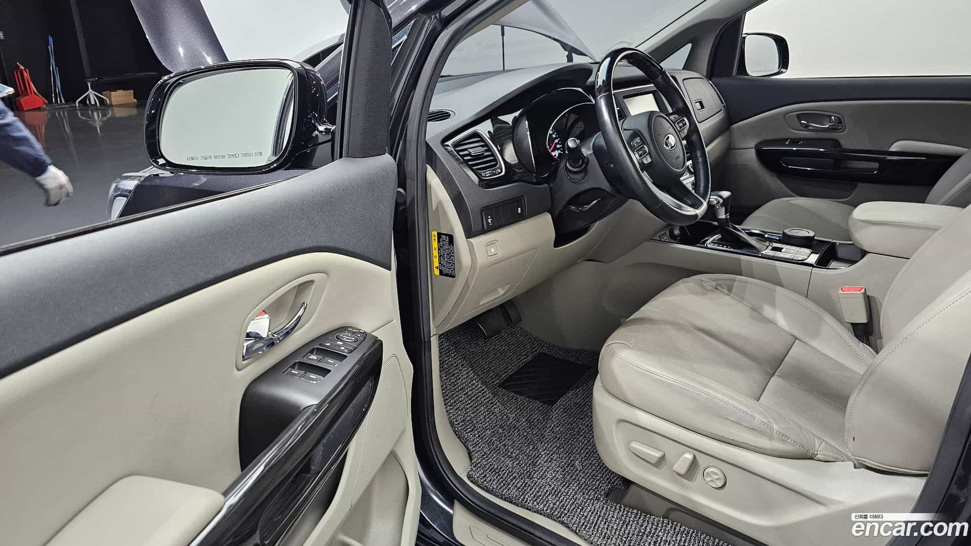 Canival Kia 2019.2-OPTION-015