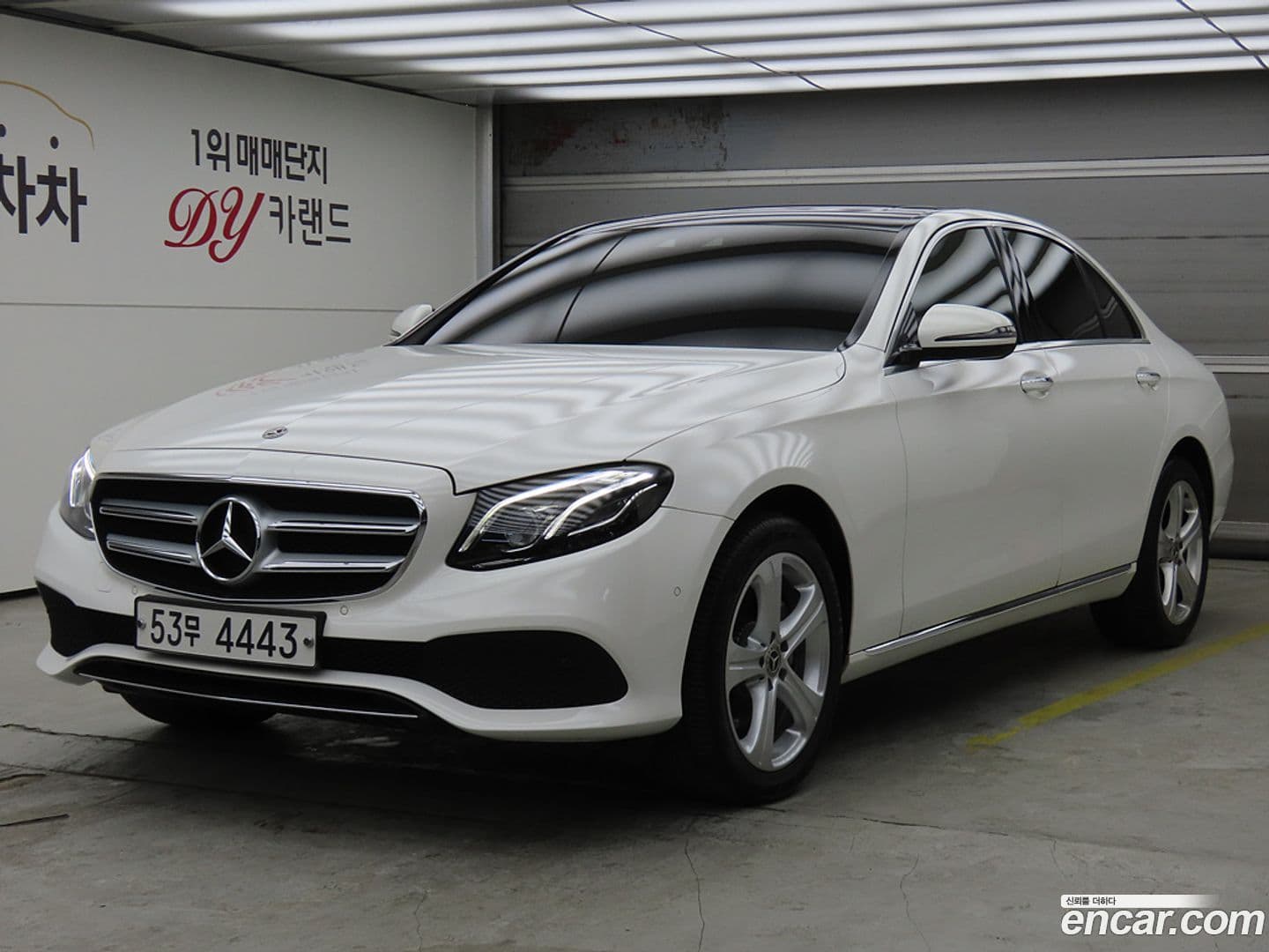 Main__Slider__Photo:E-Class Mercedes-Benz 2017.7-0