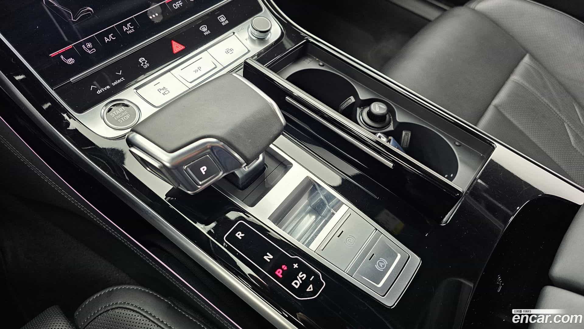 A8 Audi 2021.11-INNER-009