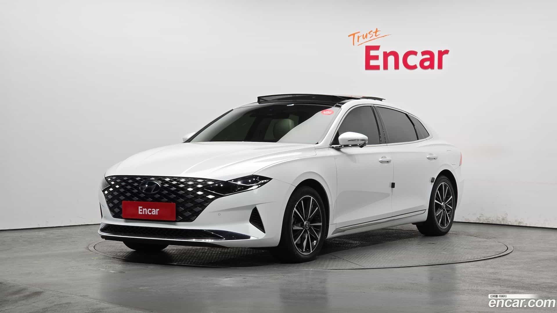 Grandeur Hyundai 2022.3-OUTER-001