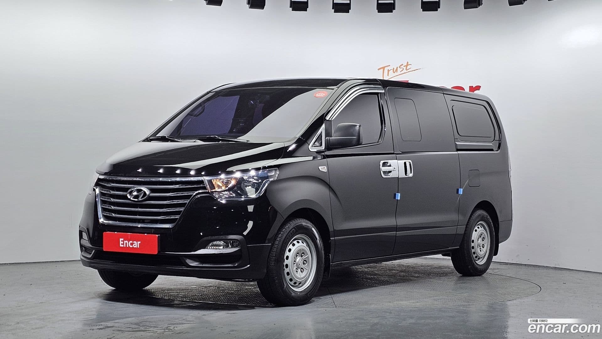 Main__Slider__Photo:Starex Hyundai 2018.9-0